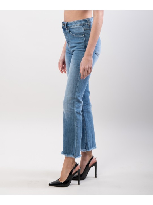 Jeans a zampa con frange