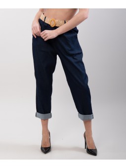 pantaloni jeans con cinture