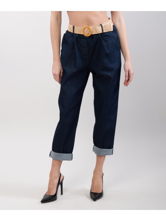 pantaloni jeans con cinture