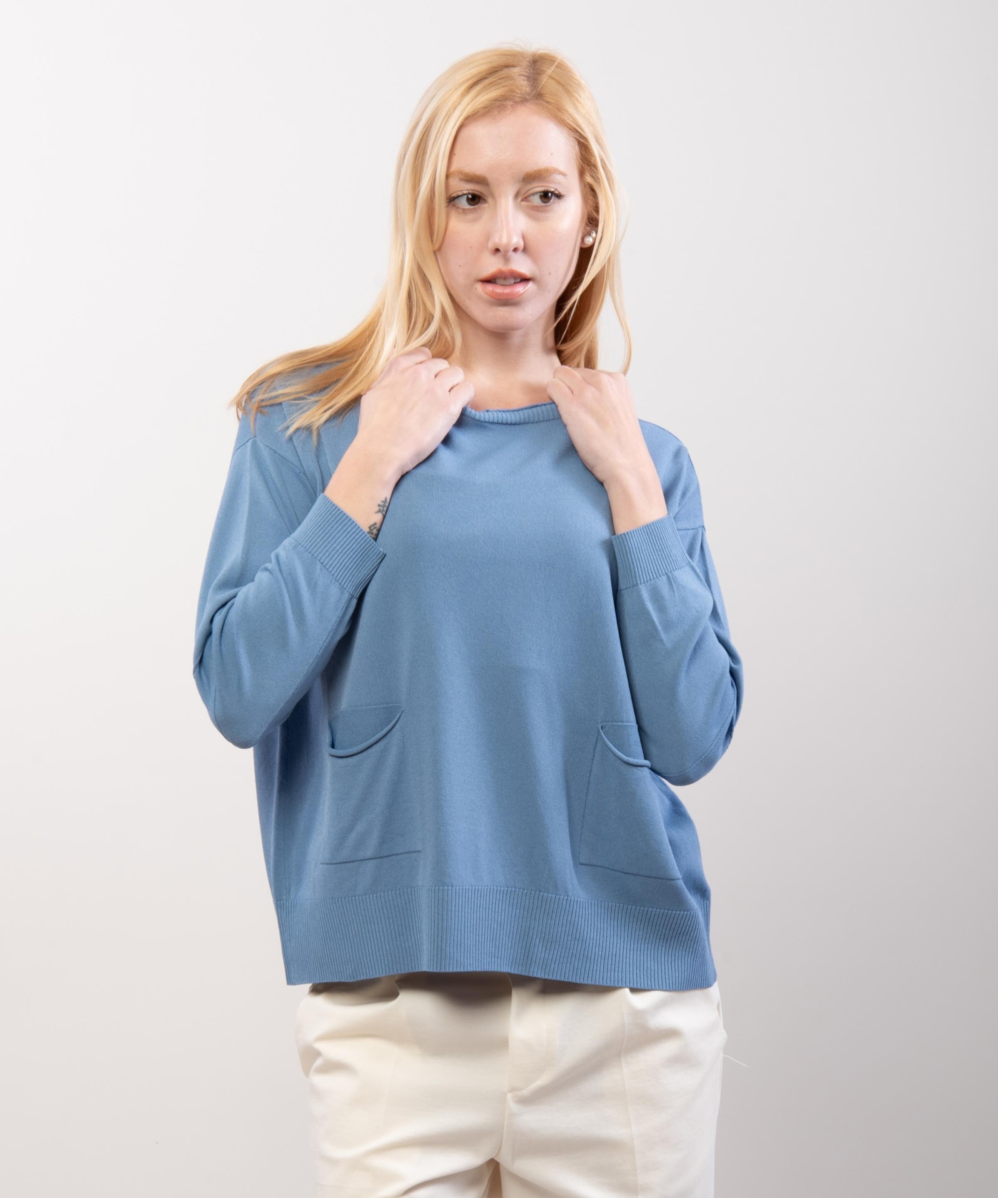 Maglia con Tasche Frontali