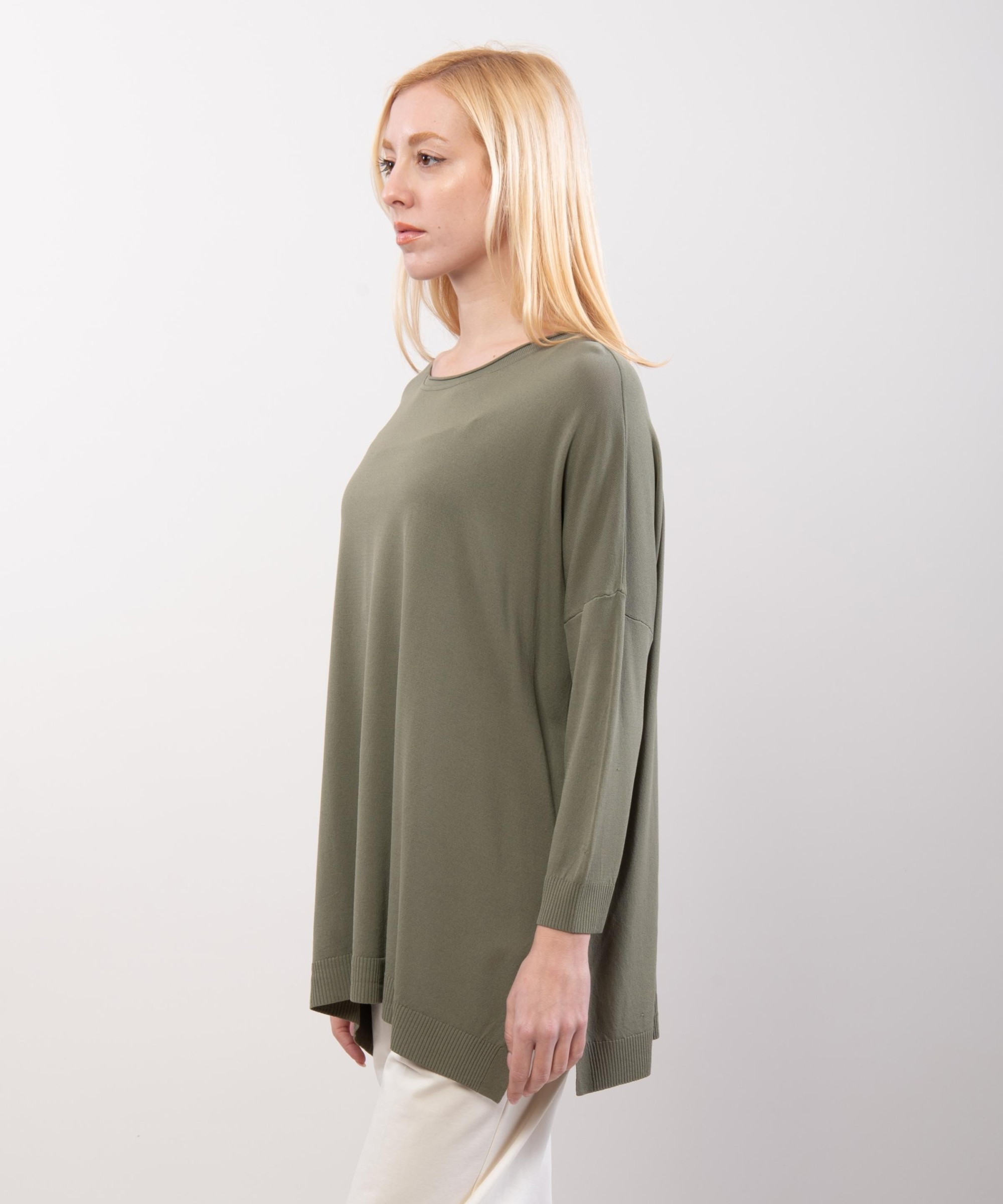 Maglia con Spacchi Laterali