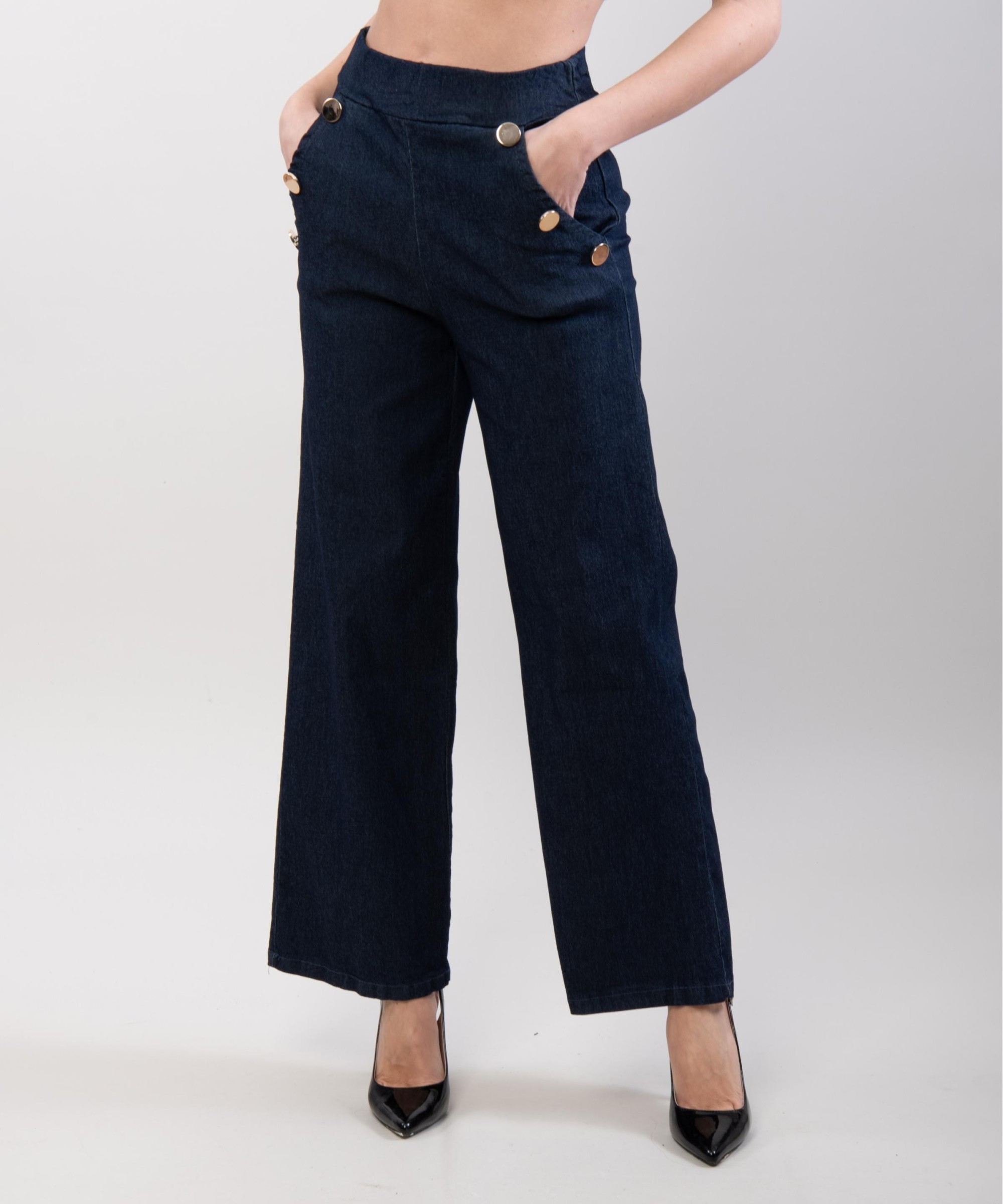 pantaloni jeans con bottone
