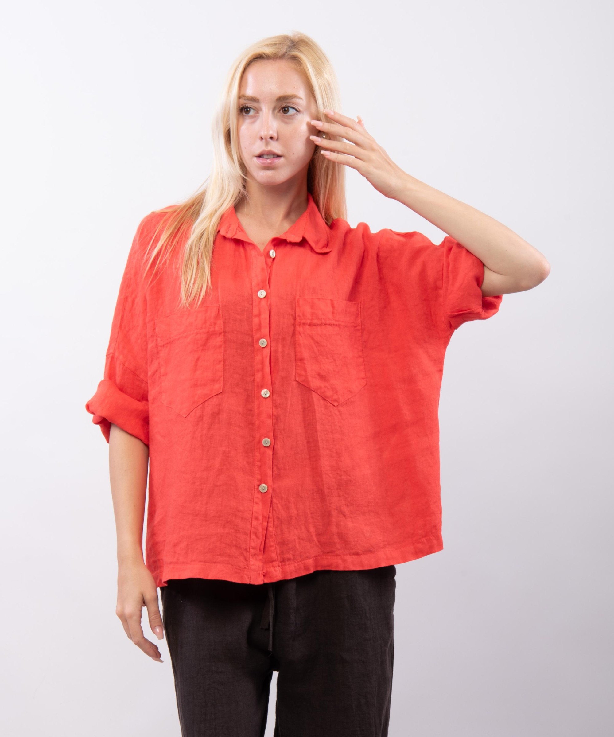 camicia con tasche davanti