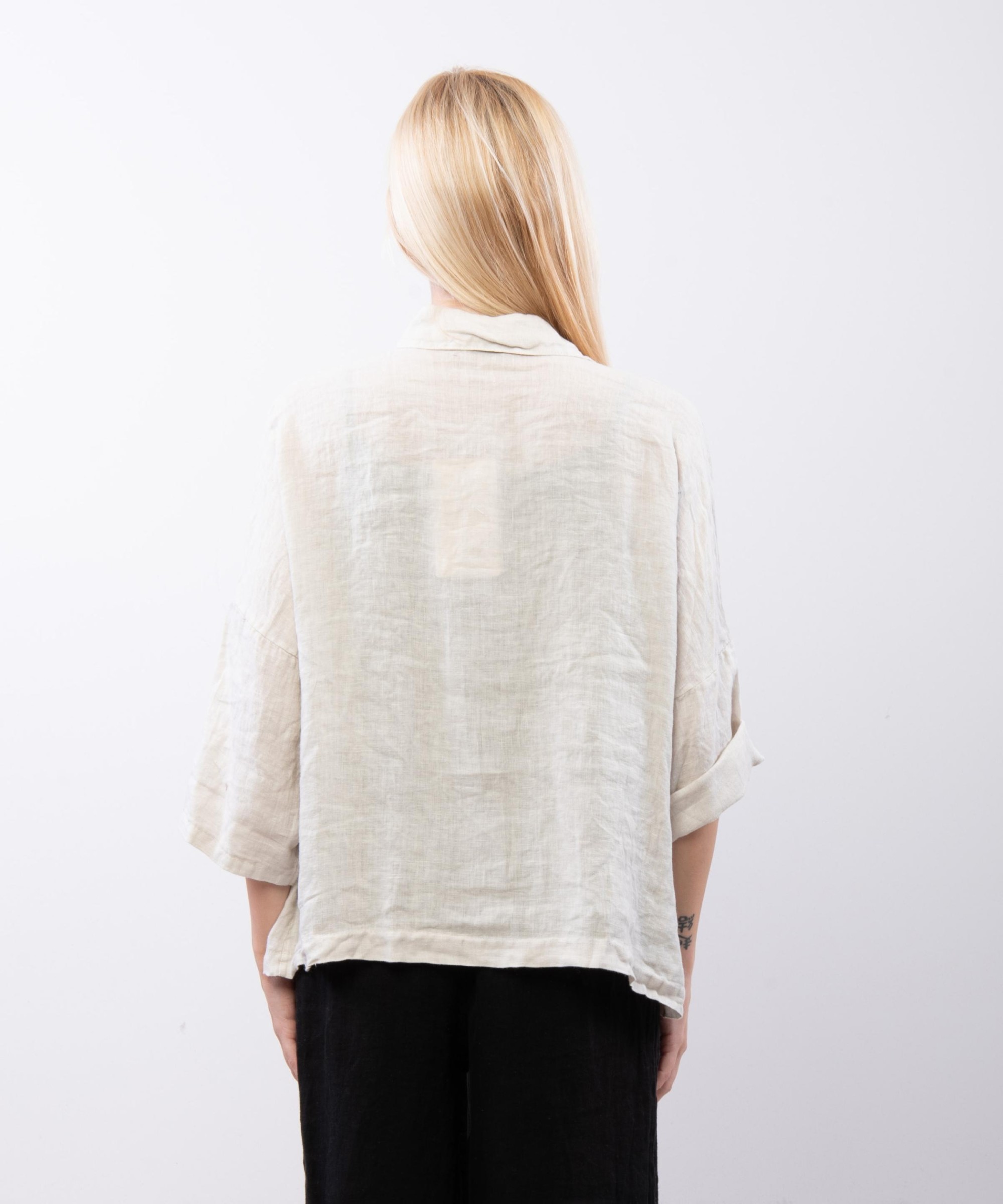 camicia con tasche davanti