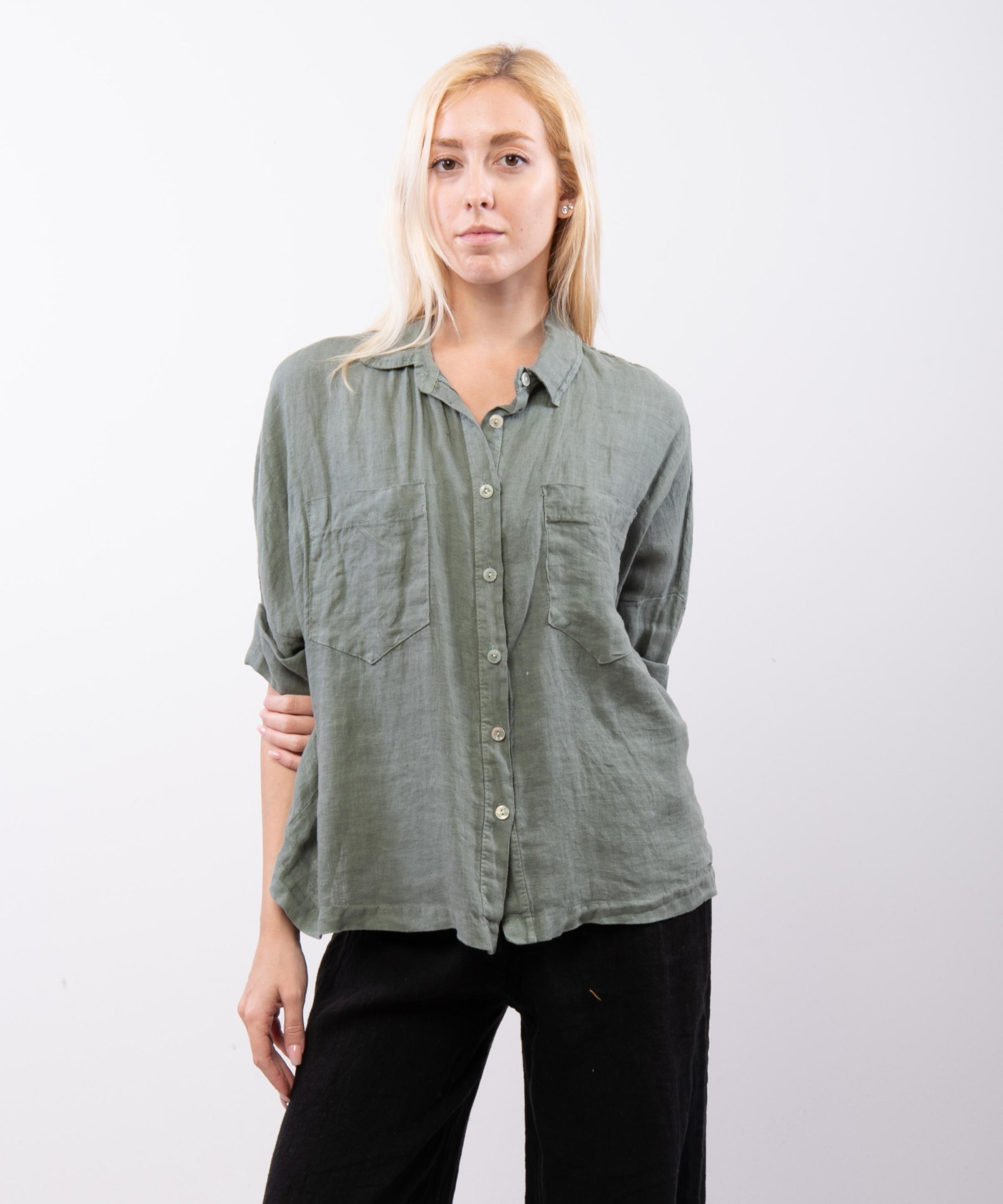 camicia con tasche davanti