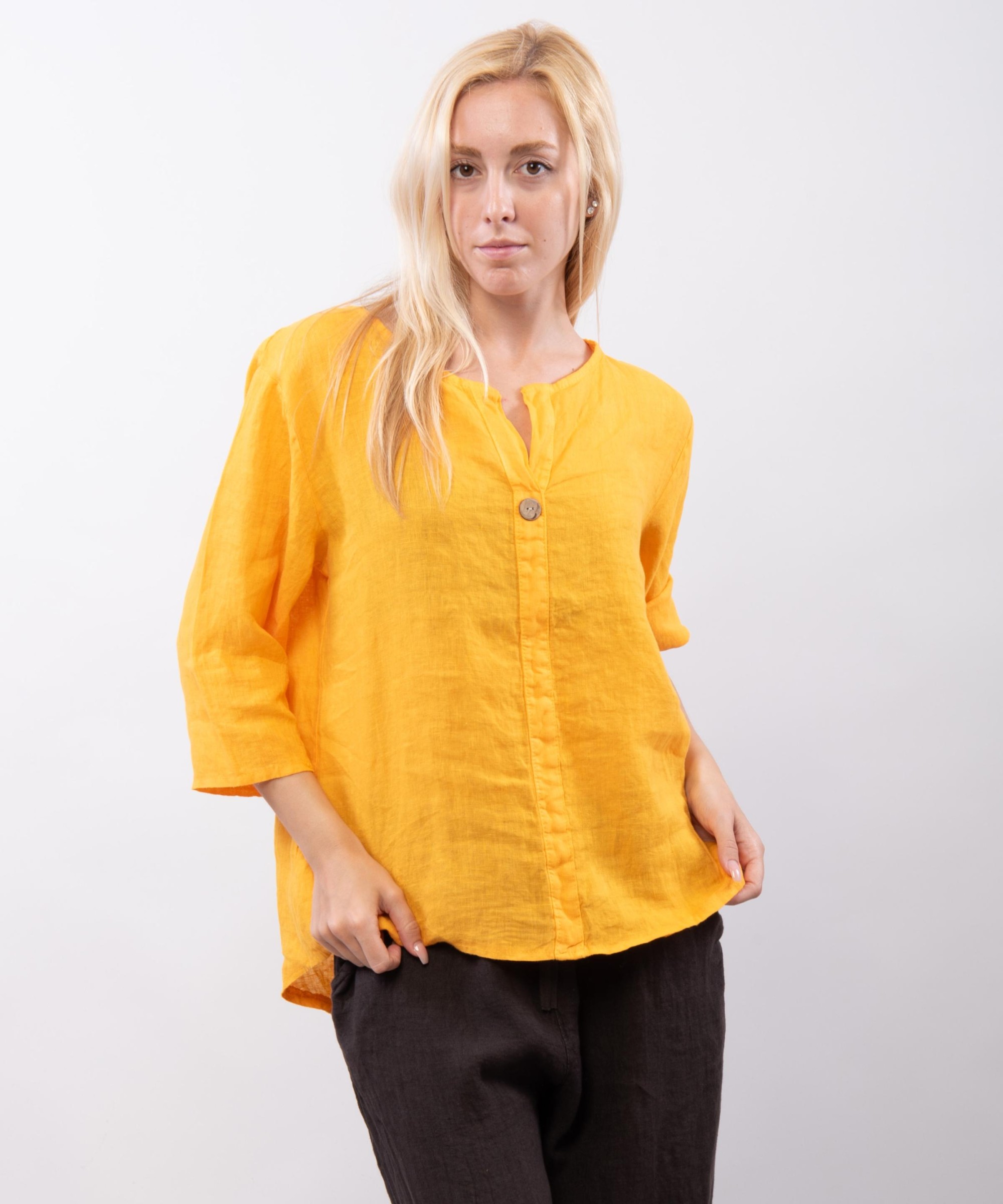 Blusa in Lino Scollo V con Bottone