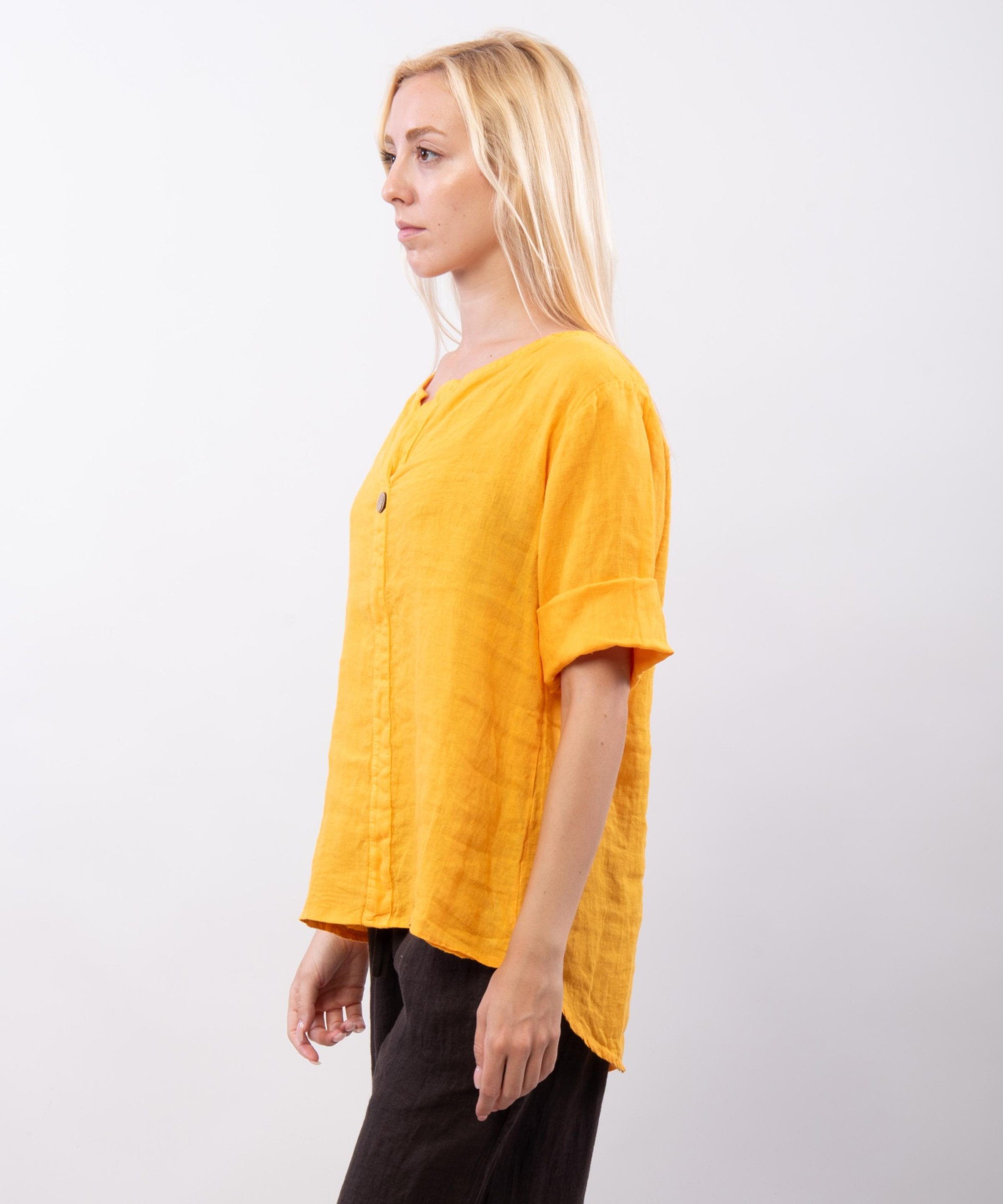 Blusa in Lino Scollo V con Bottone