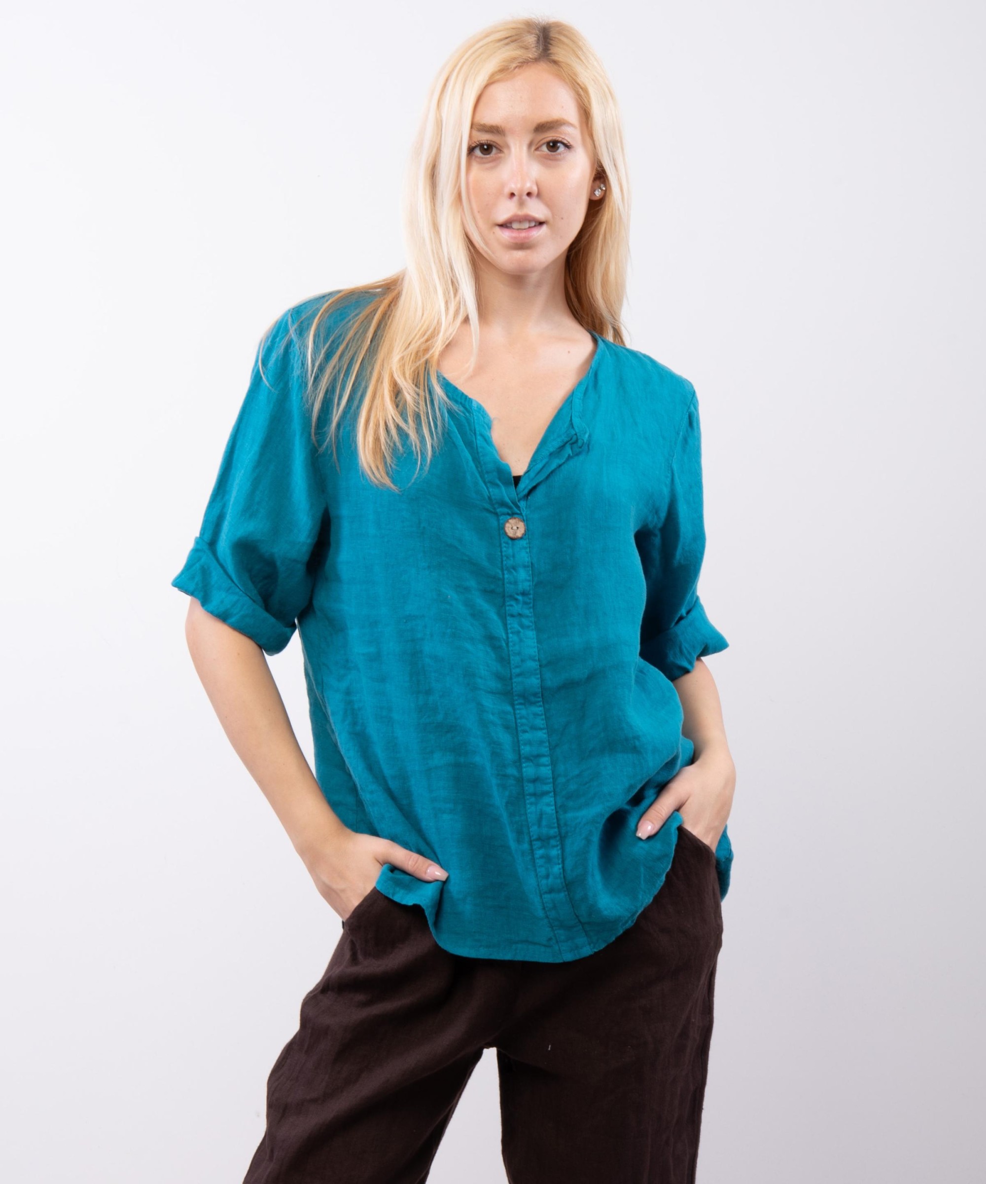 Blusa in Lino Scollo V con Bottone