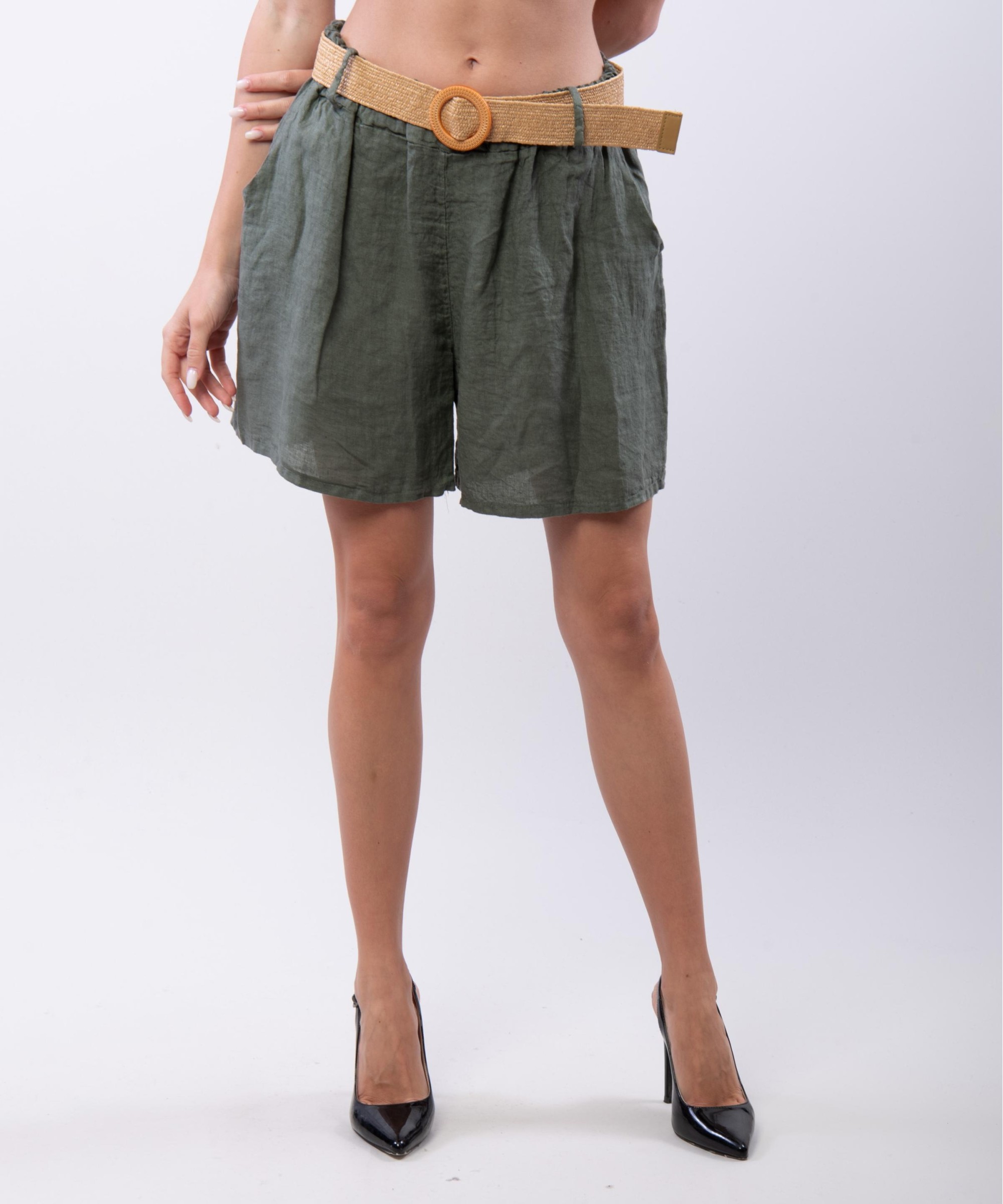 shorts di lino con cintura