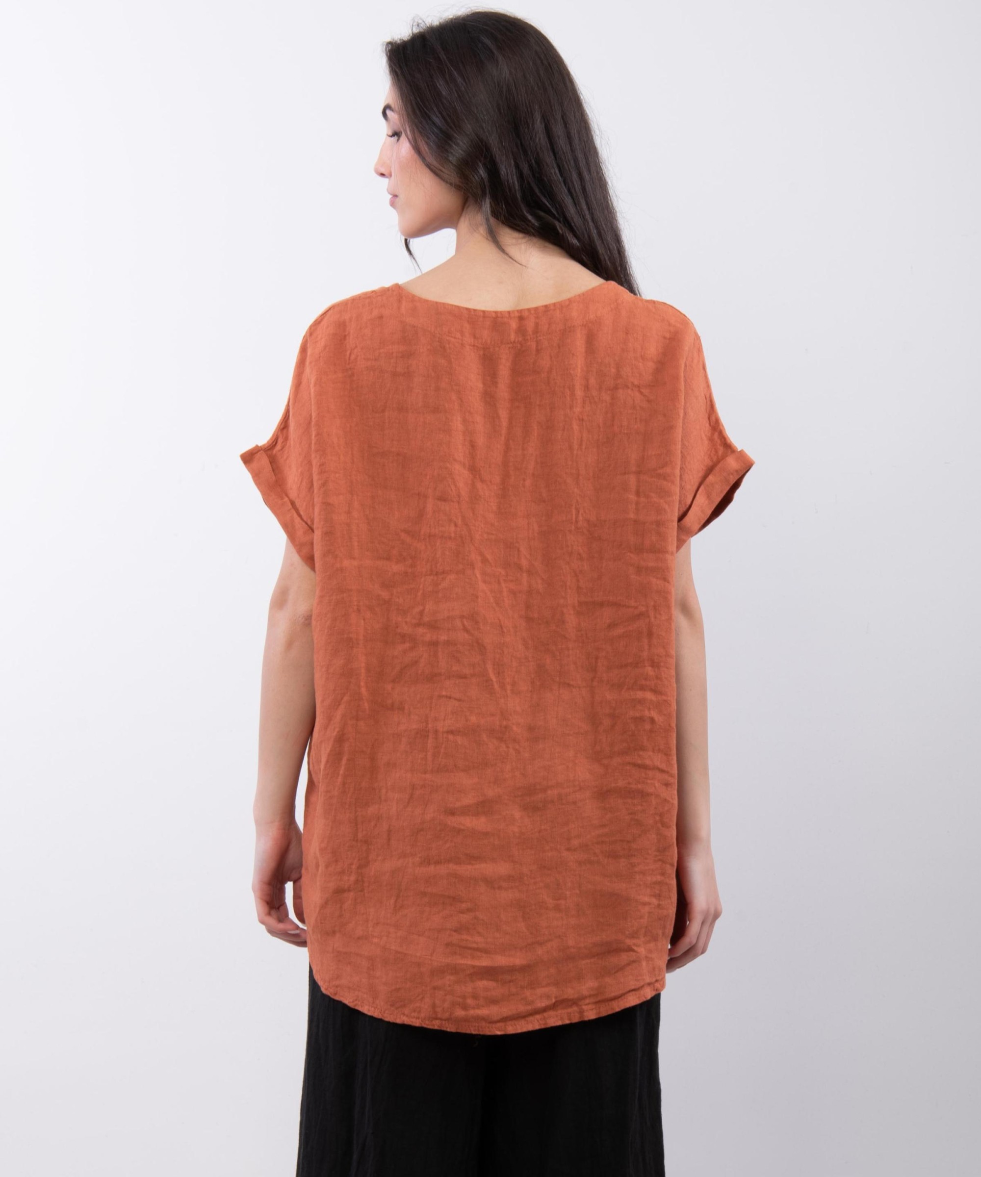 Top Lino V con Bottone