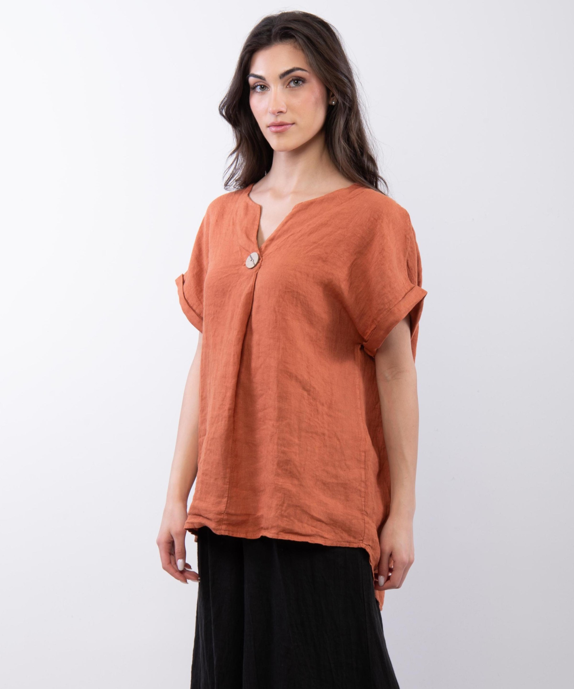 Top Lino V con Bottone