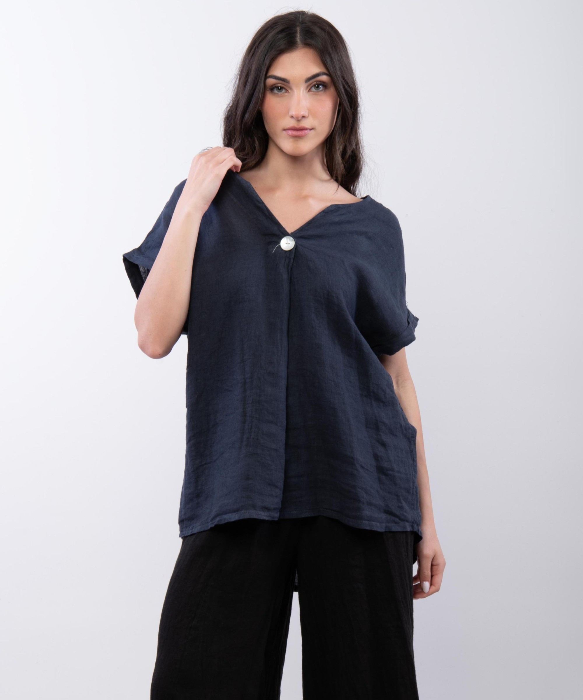Top Lino V con Bottone