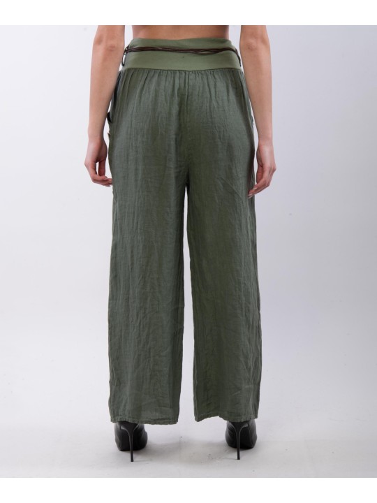 Pantalone con bottoni sulle tasche