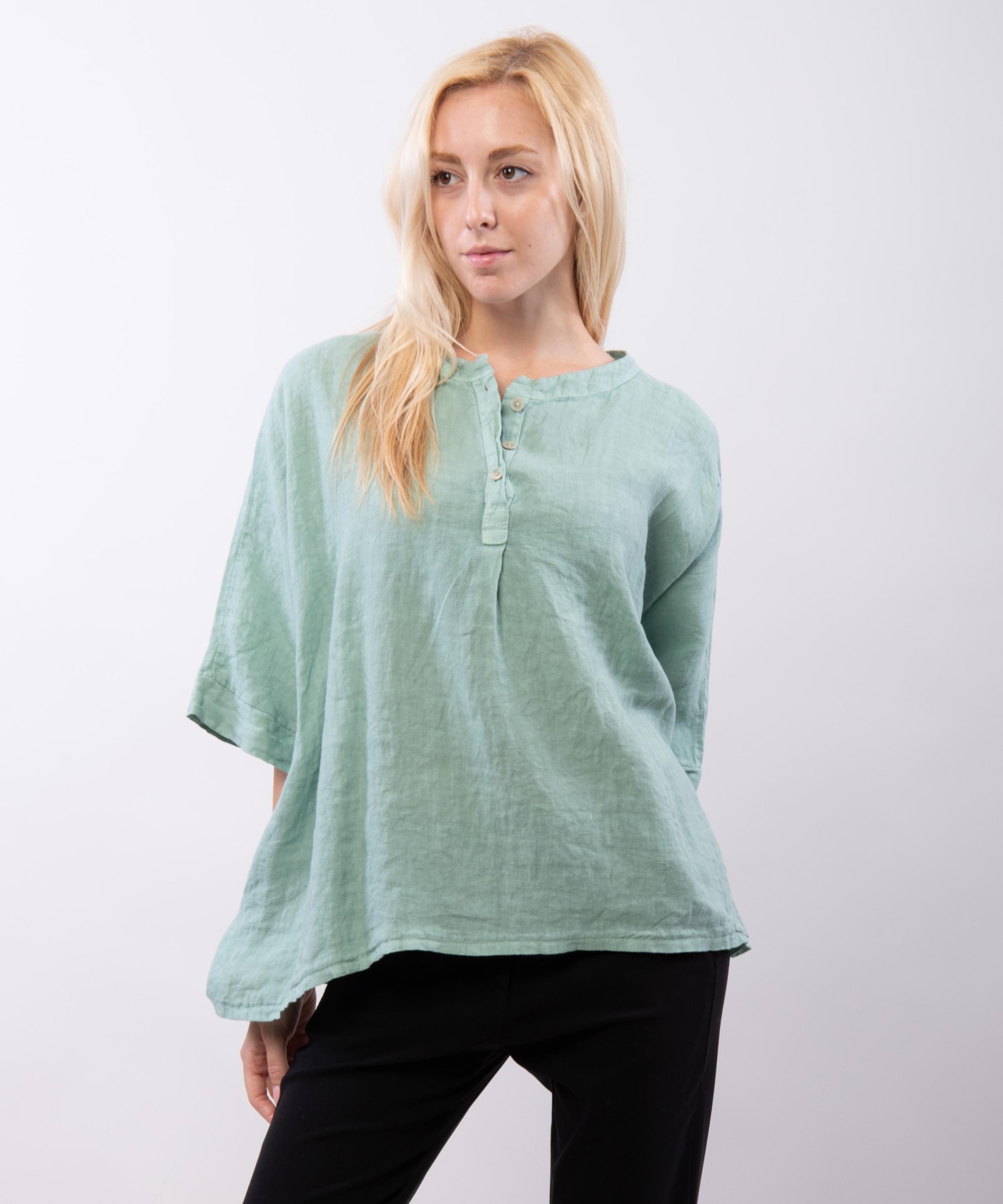 Top Lino Oversize con Bottoni
