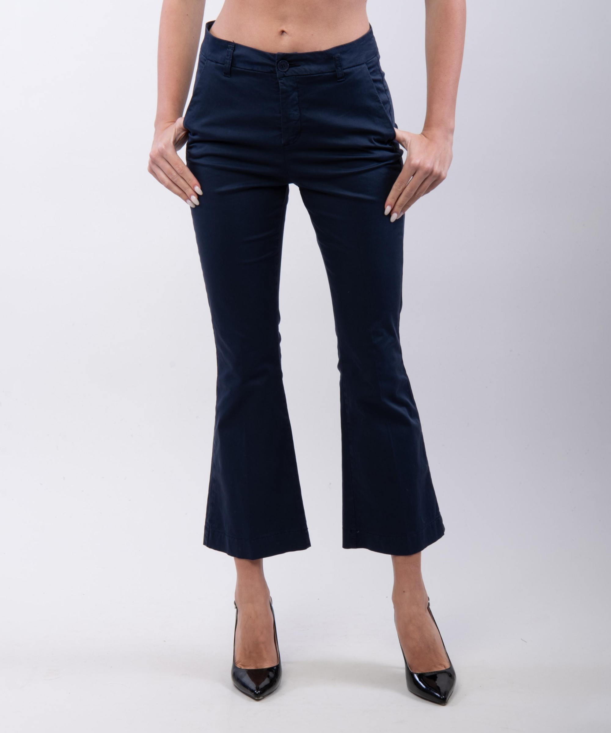 pantaloni zampa in cotone