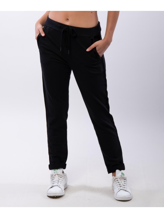 Jogger con nastro di raso laterale