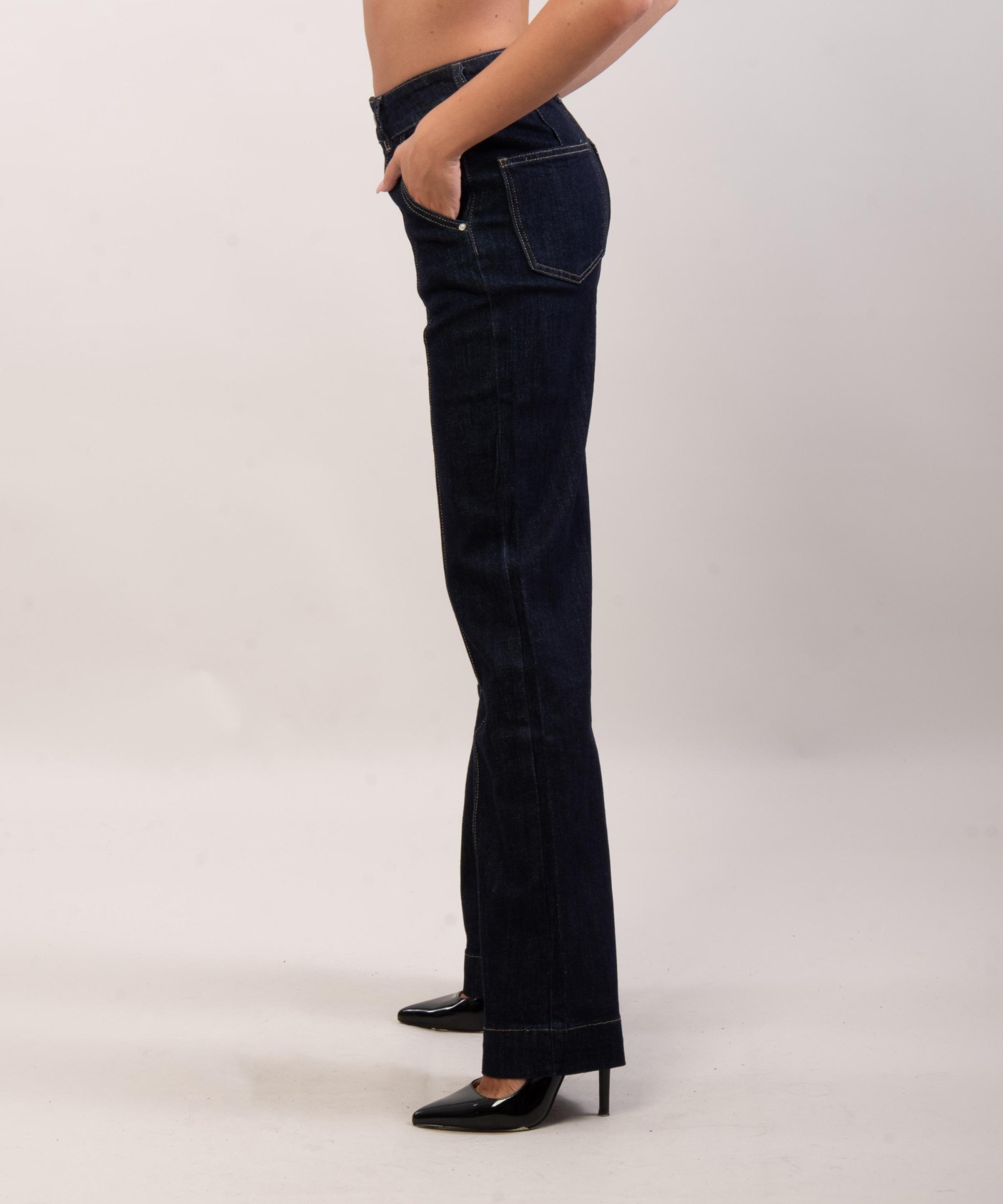 Jeans dritto con cucitura verticale
