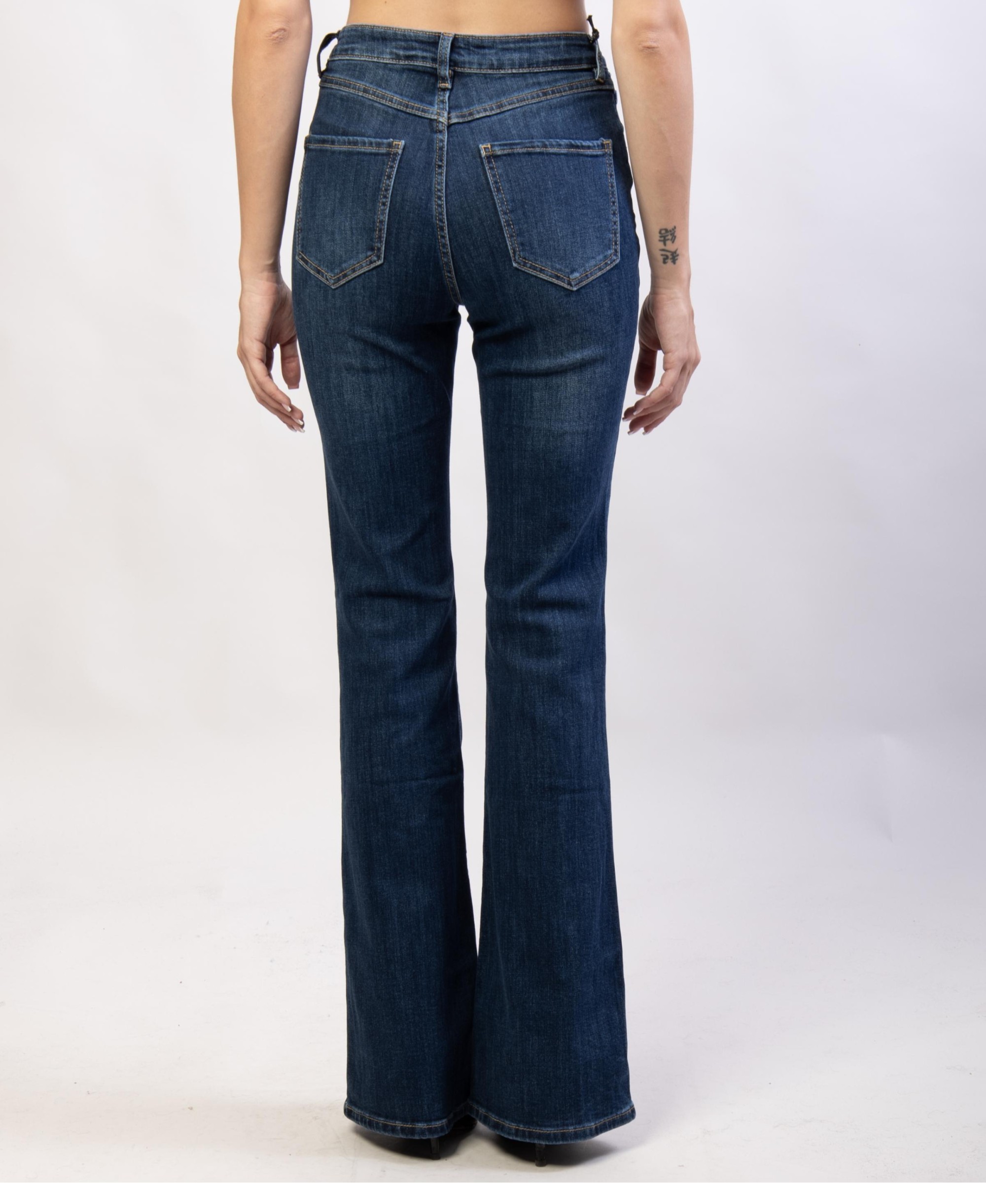 jeans a zampa lungo