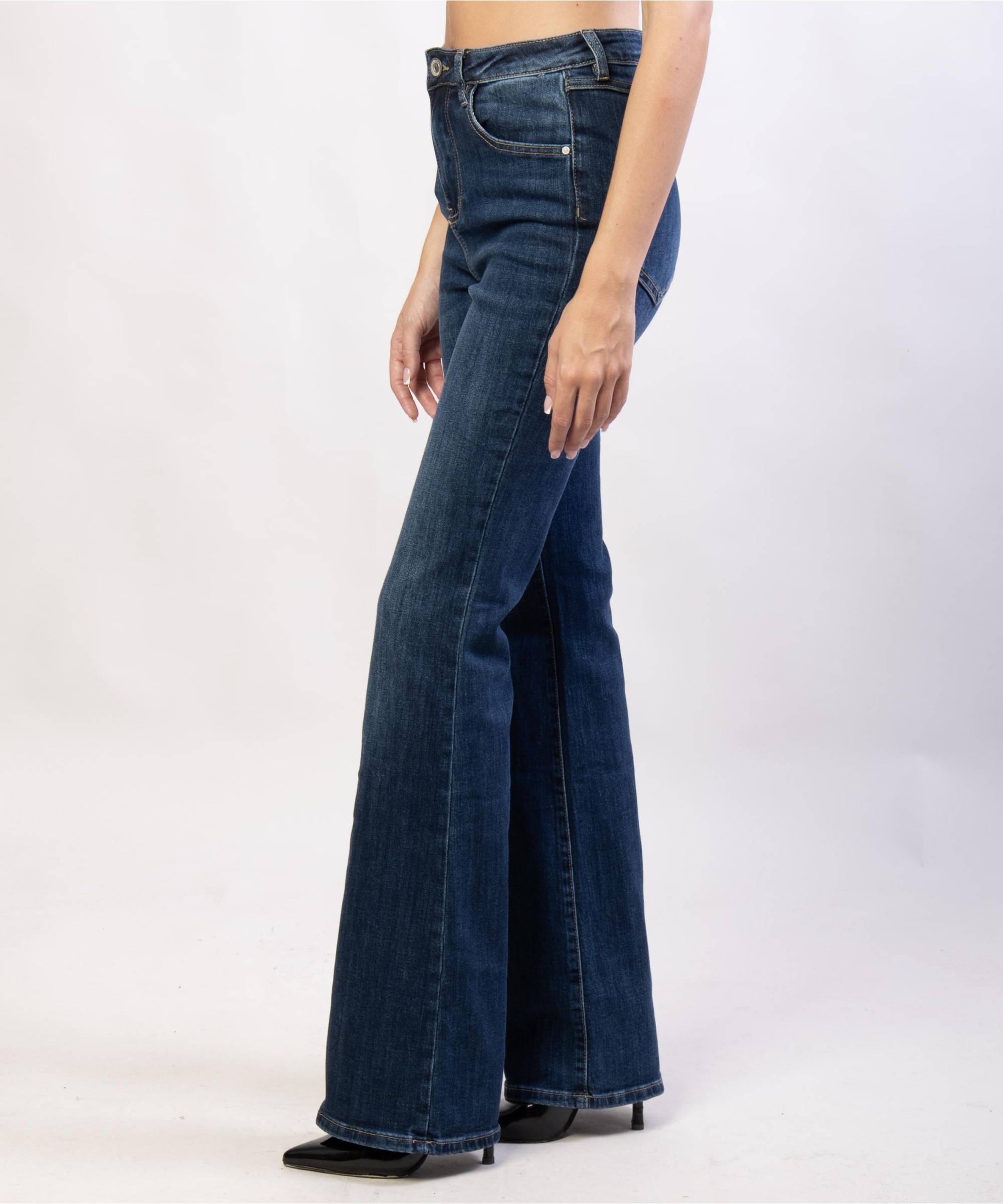 jeans a zampa lungo