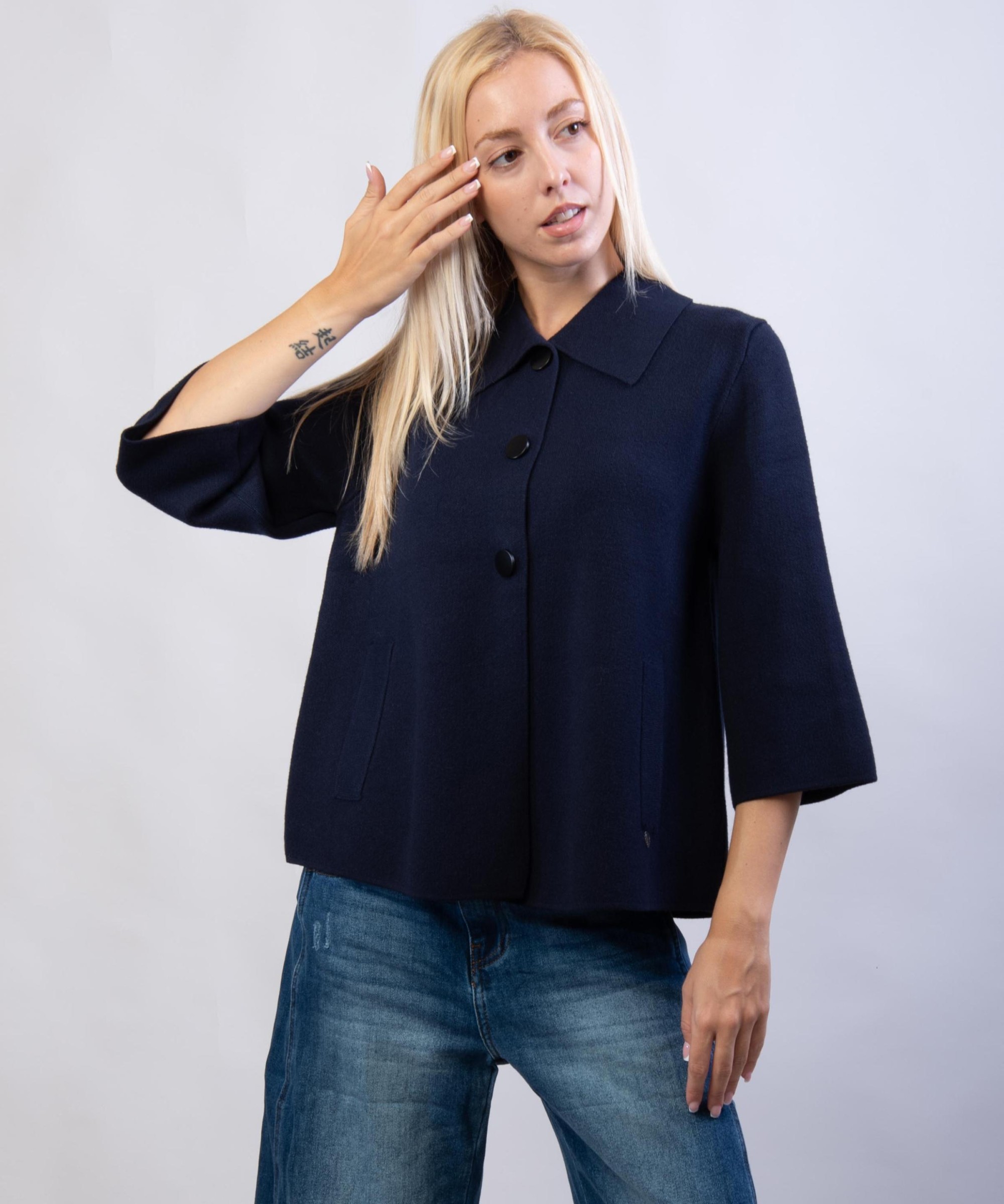 giacca in maglia con bottoni grandi