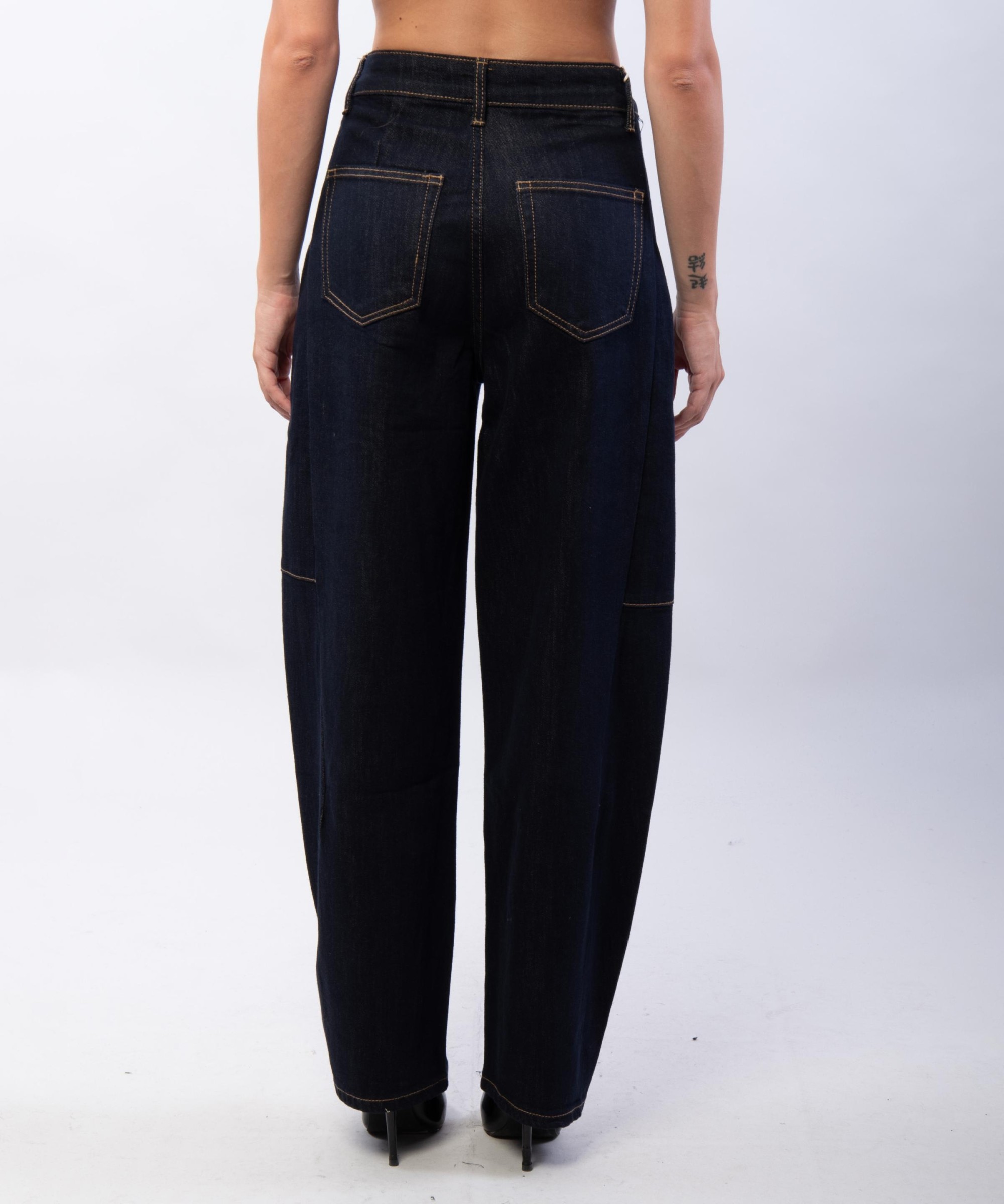 jeans blu scuro a palloncino