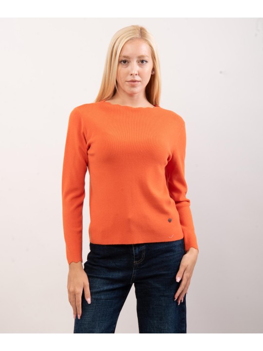 Maglione con collo e orlo delle maniche ondulate