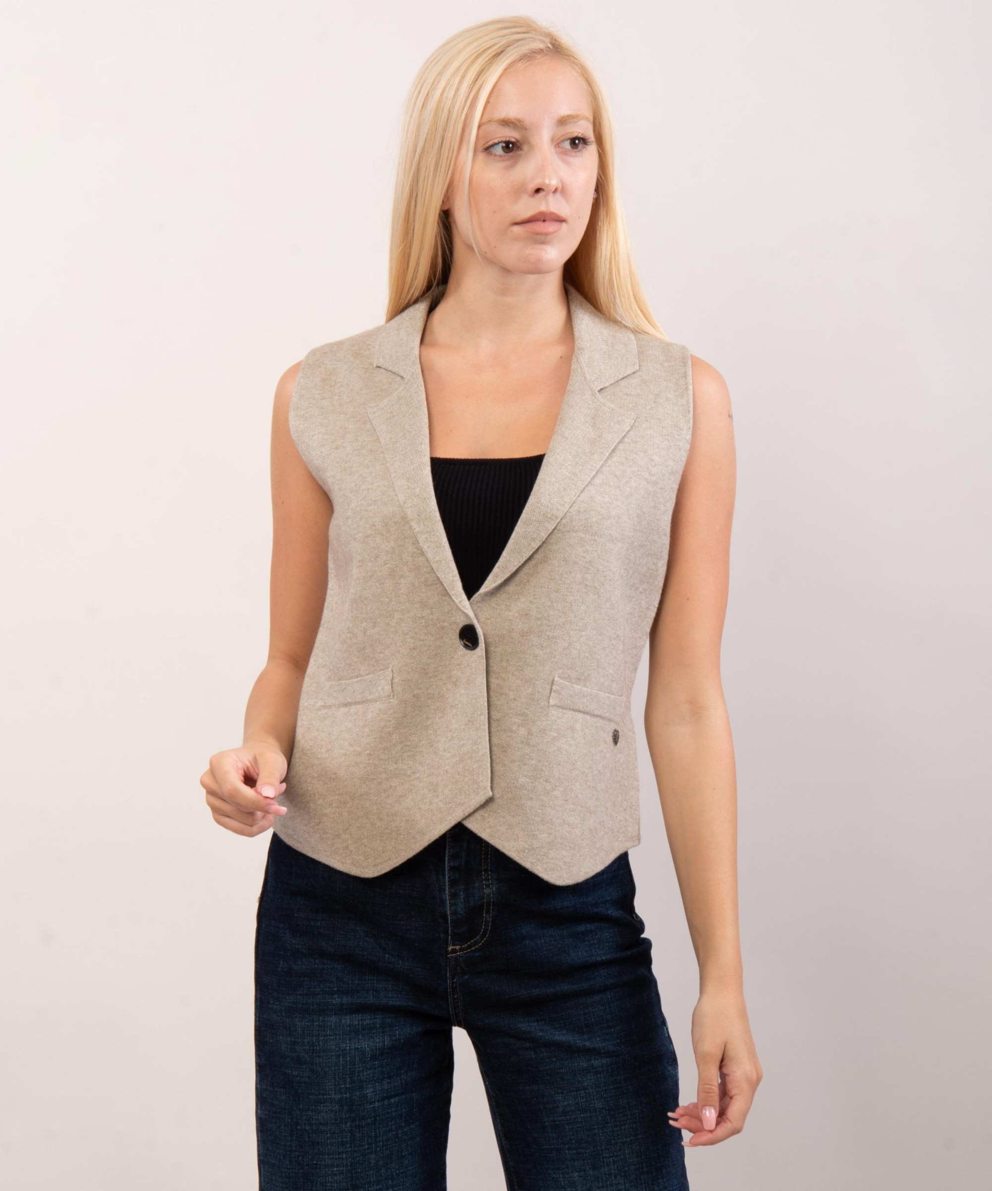 Gilet con bottone