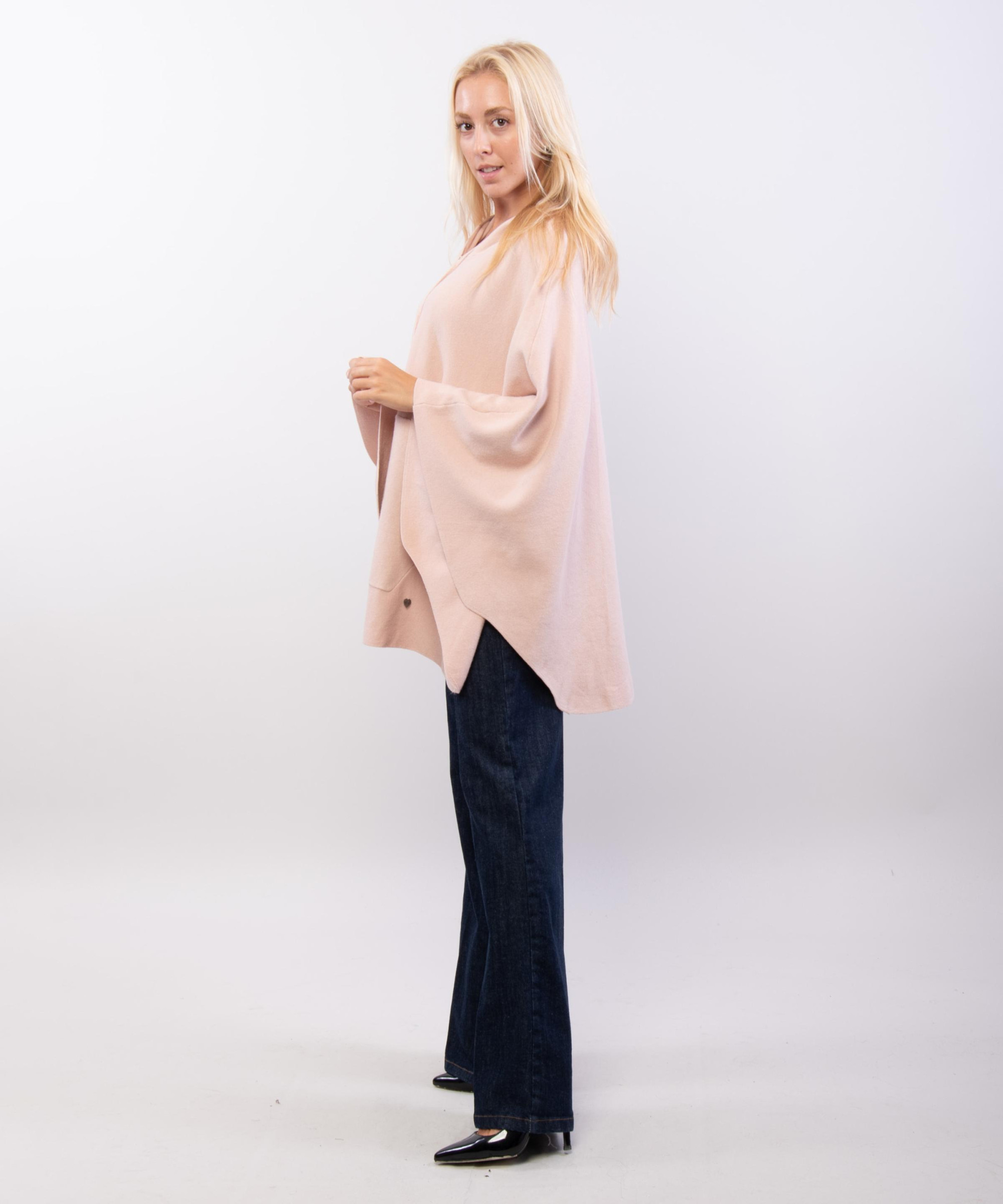 poncho con cappuccio e zip