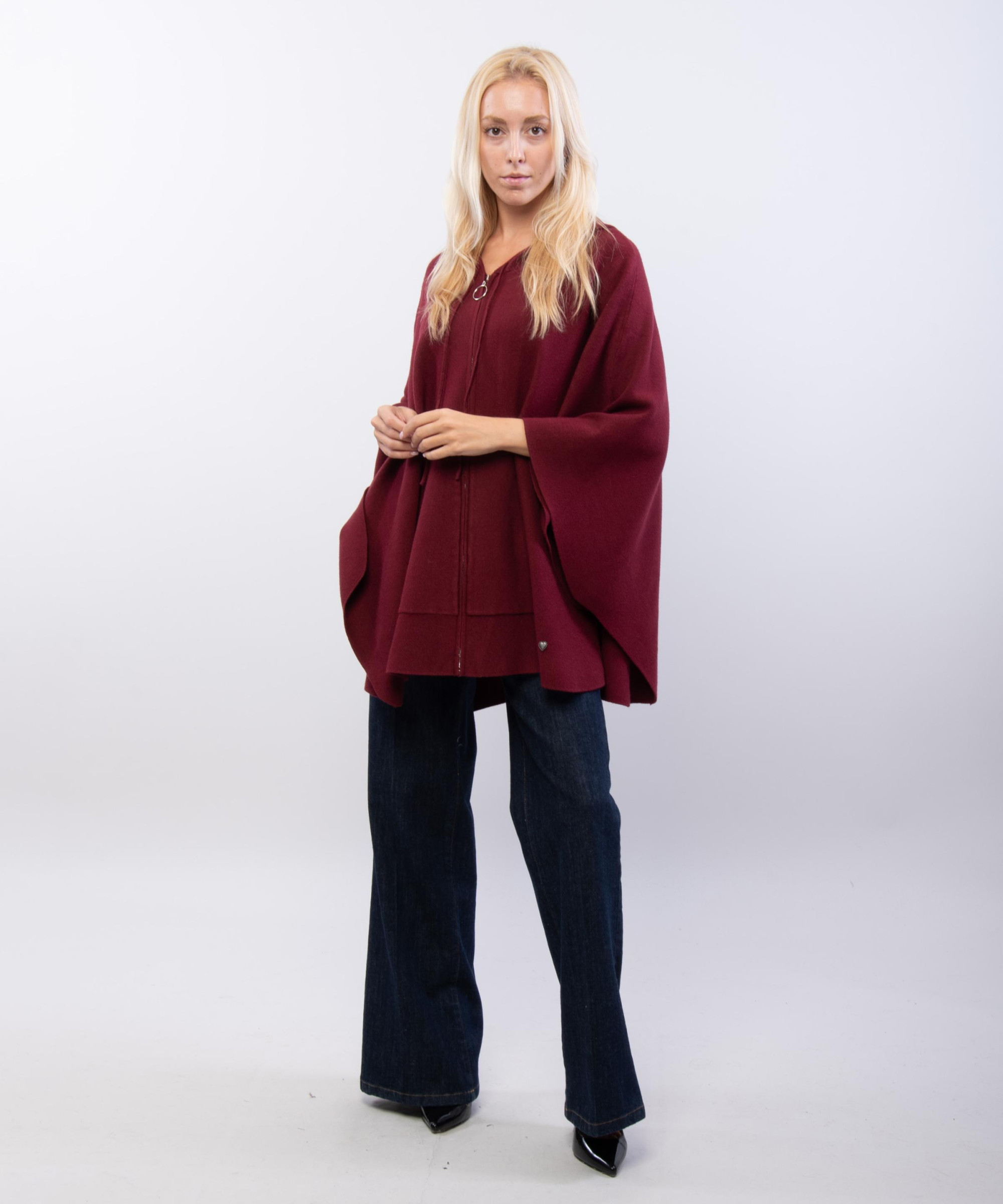 poncho con cappuccio e zip