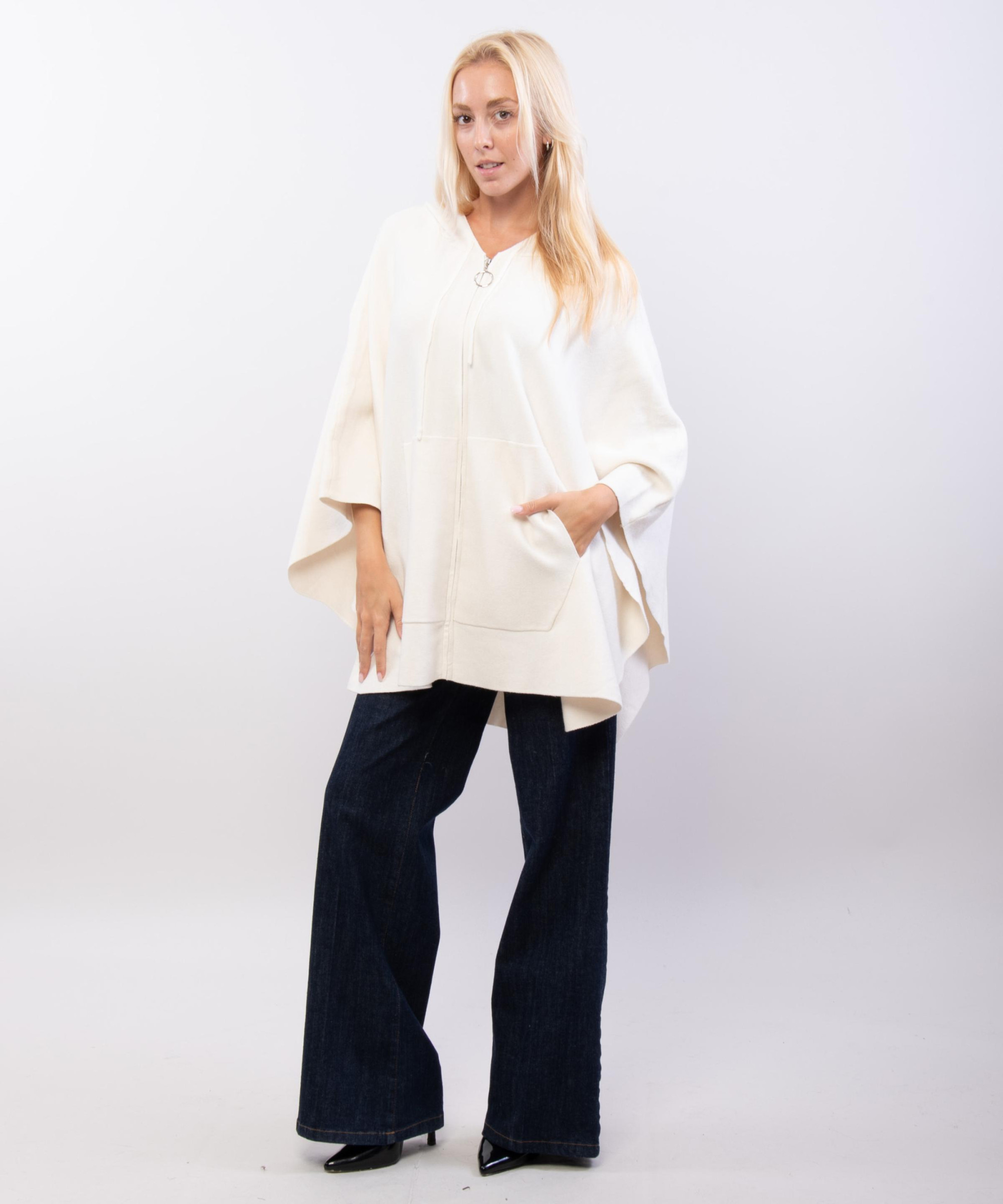 poncho con cappuccio e zip