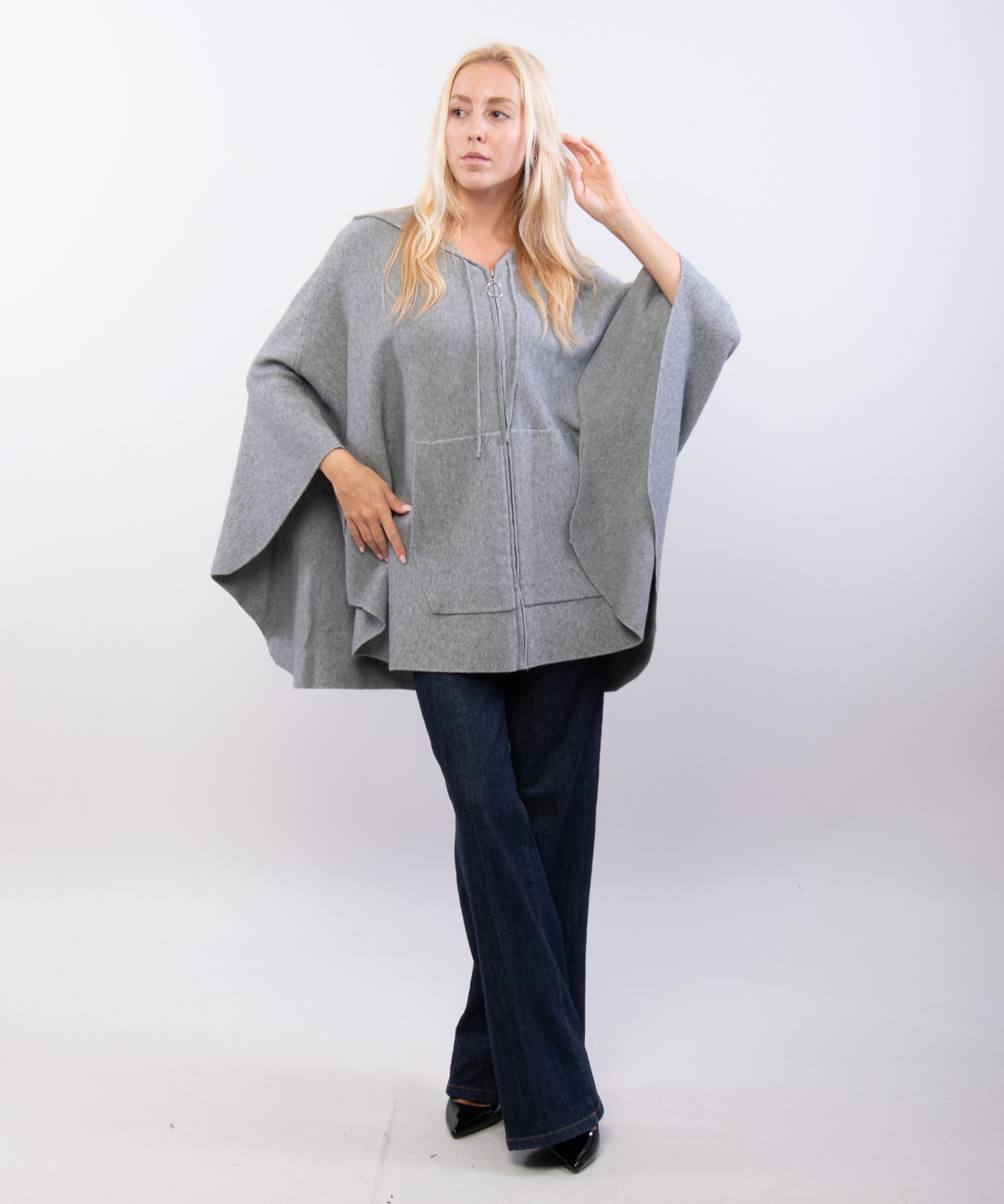 poncho con cappuccio e zip