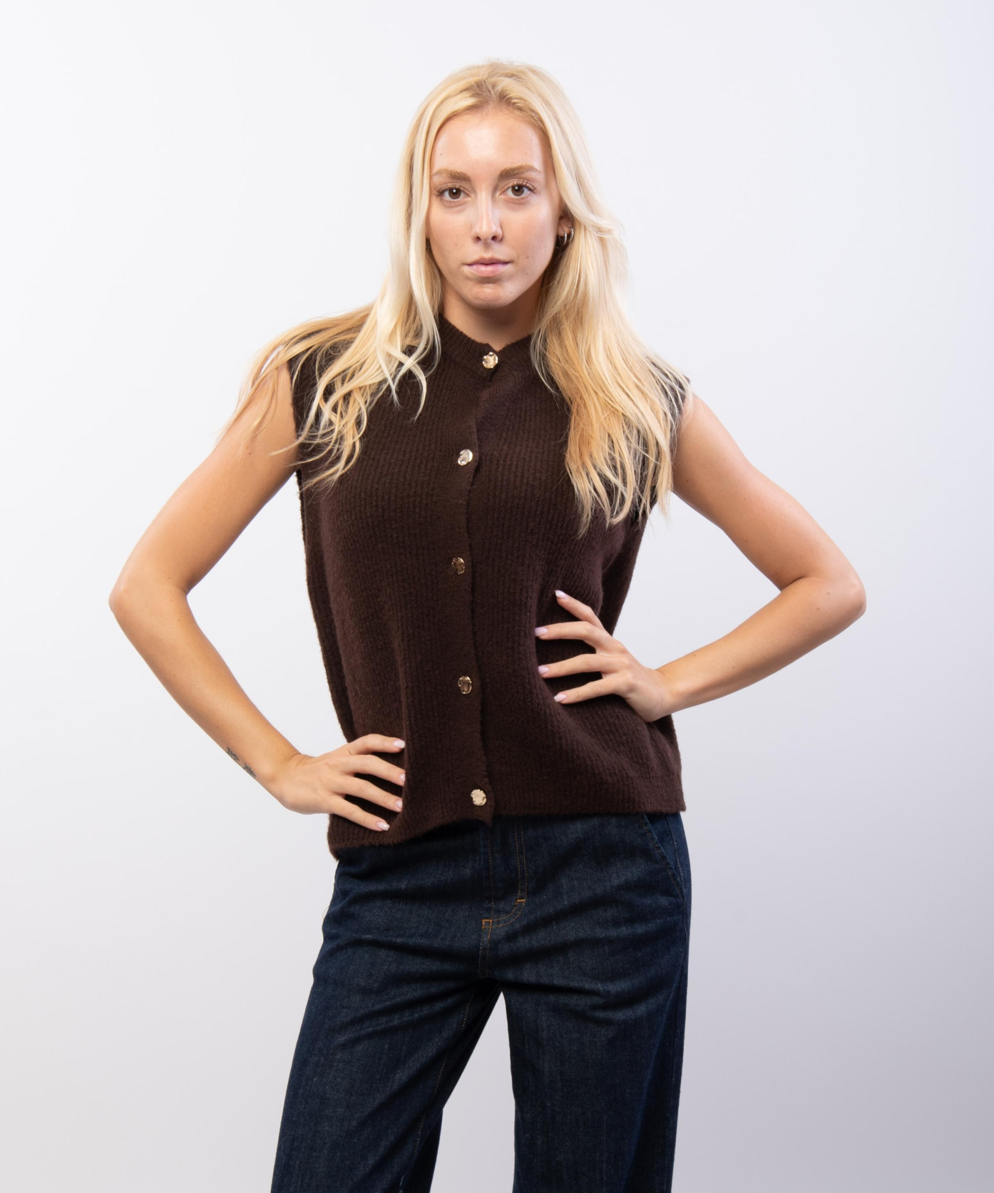 gilet aperto con bottoni