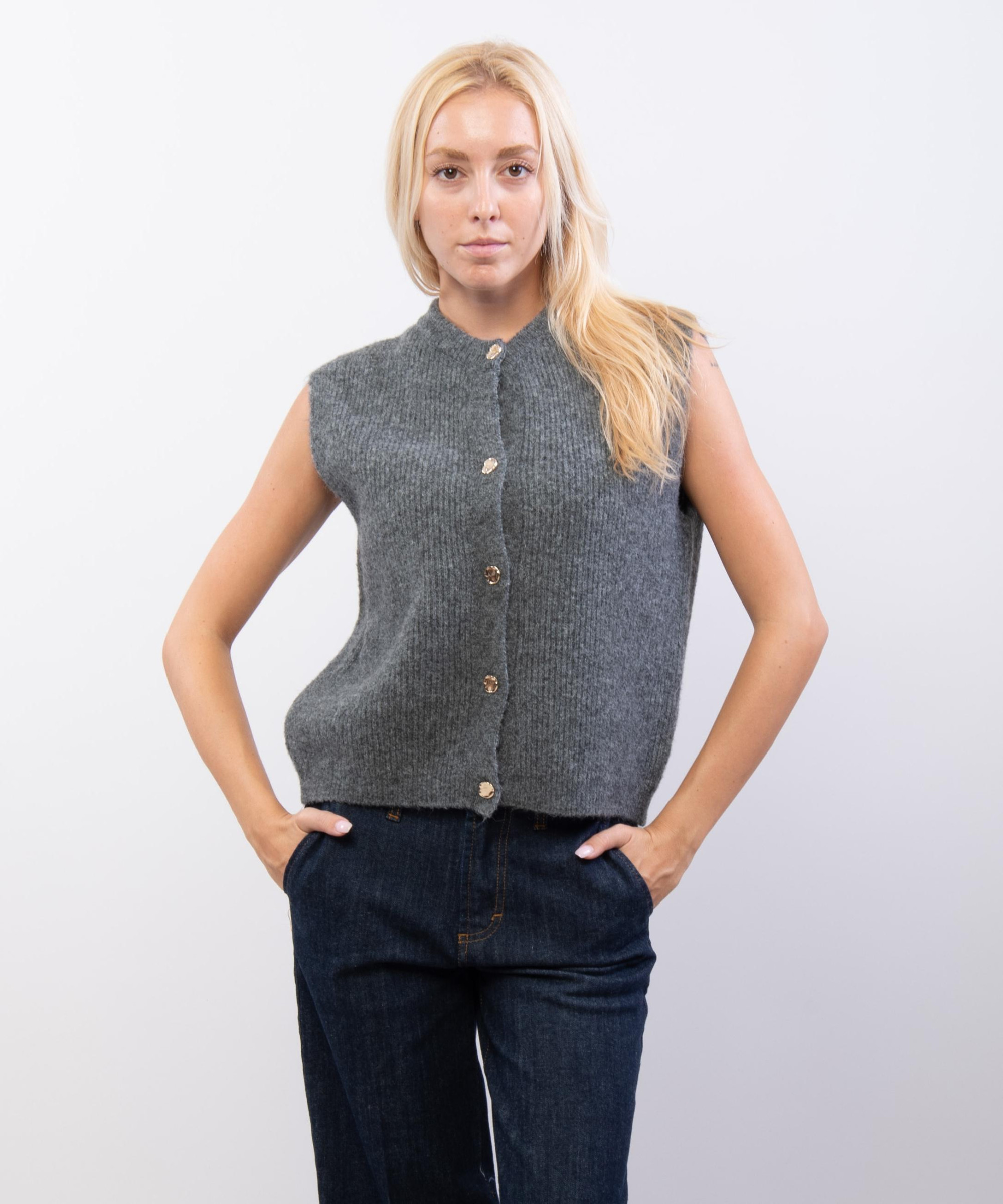 gilet aperto con bottoni