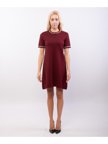 Abito in maglia a maniche corte con collo sfrangiato e perline