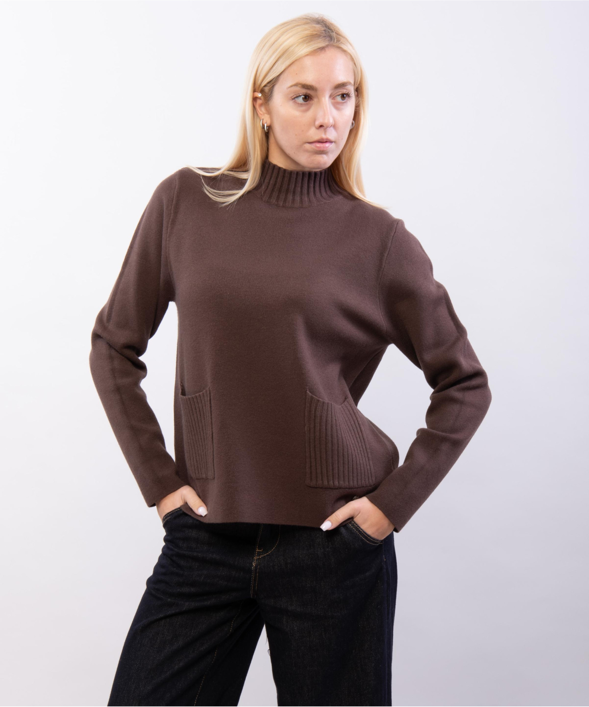 maglia con mezzo collo e tasche
