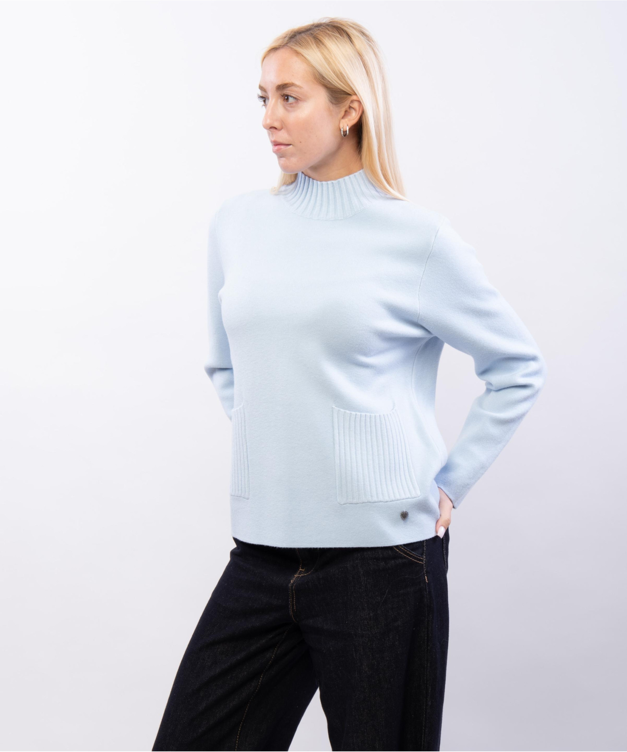 maglia con mezzo collo e tasche