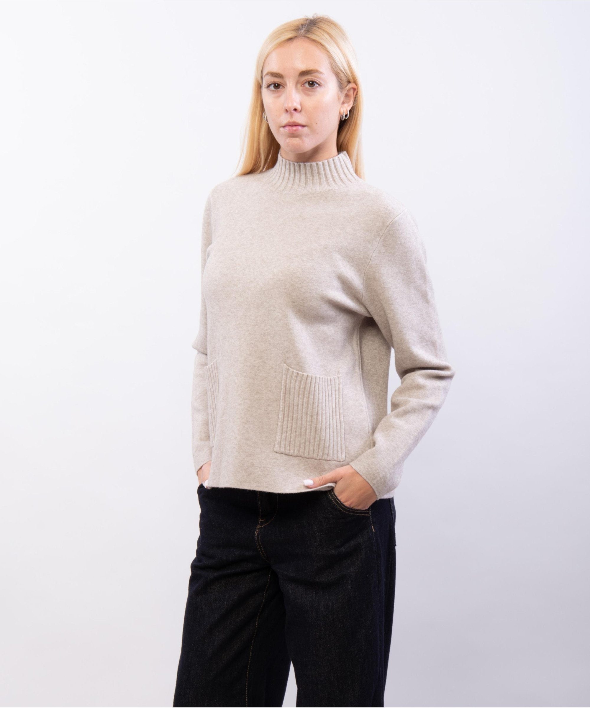 maglia con mezzo collo e tasche