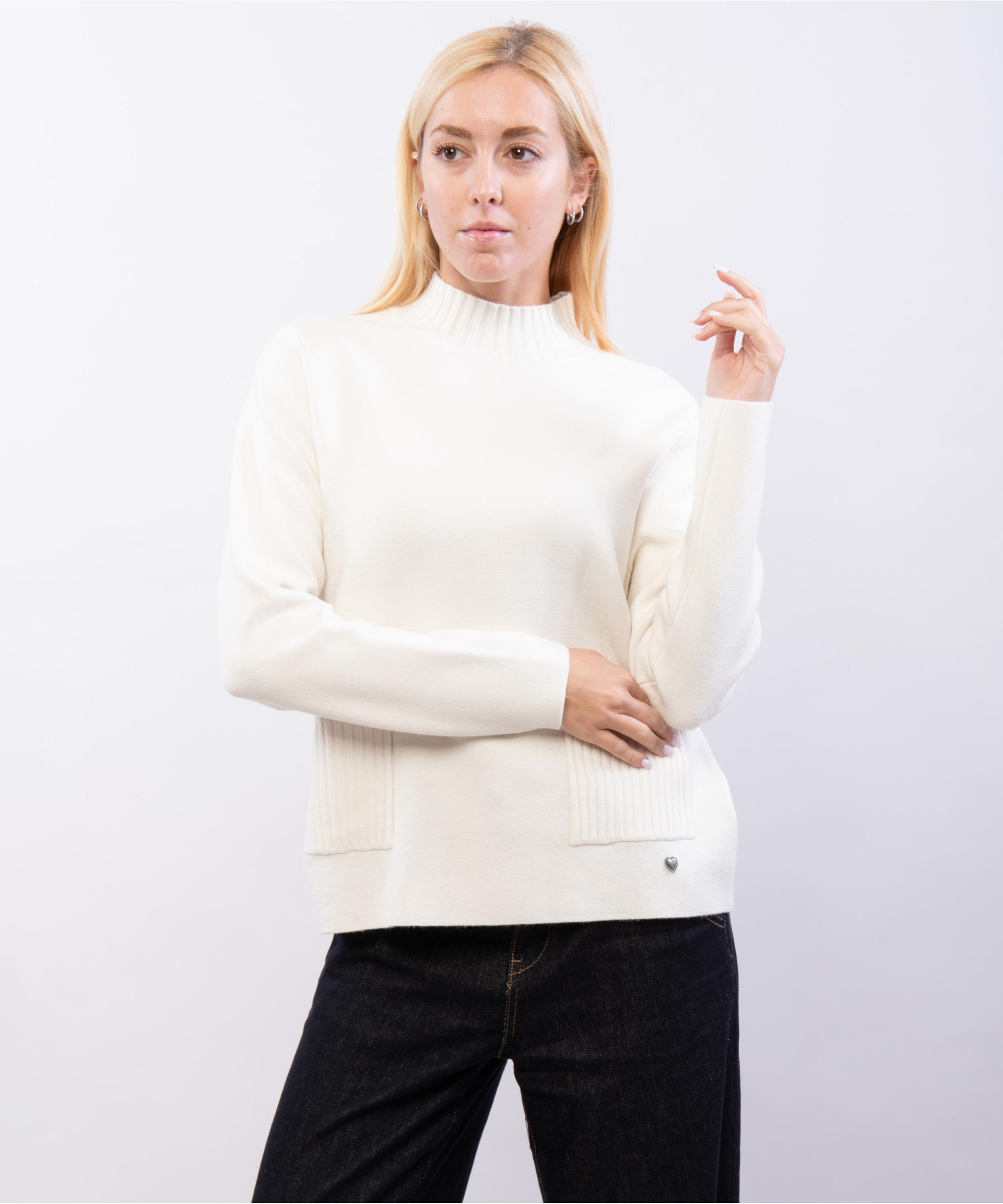 maglia con mezzo collo e tasche