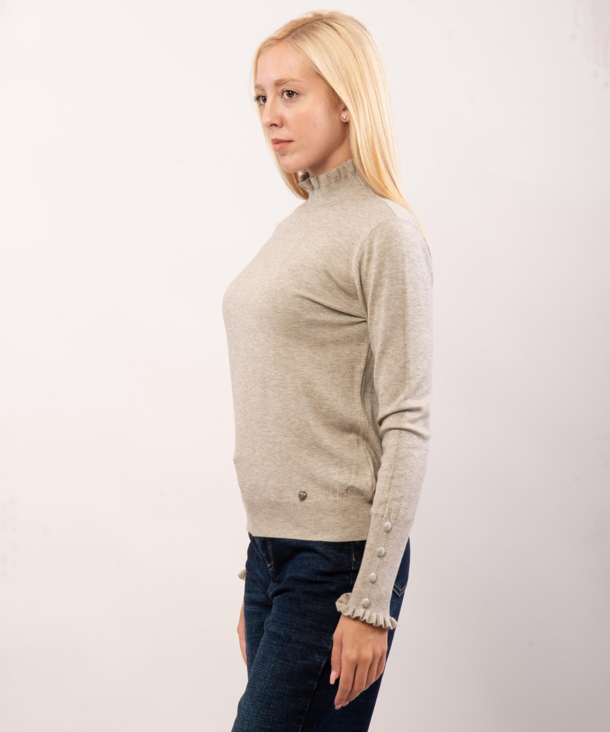 Maglione con collo e orlo a volant