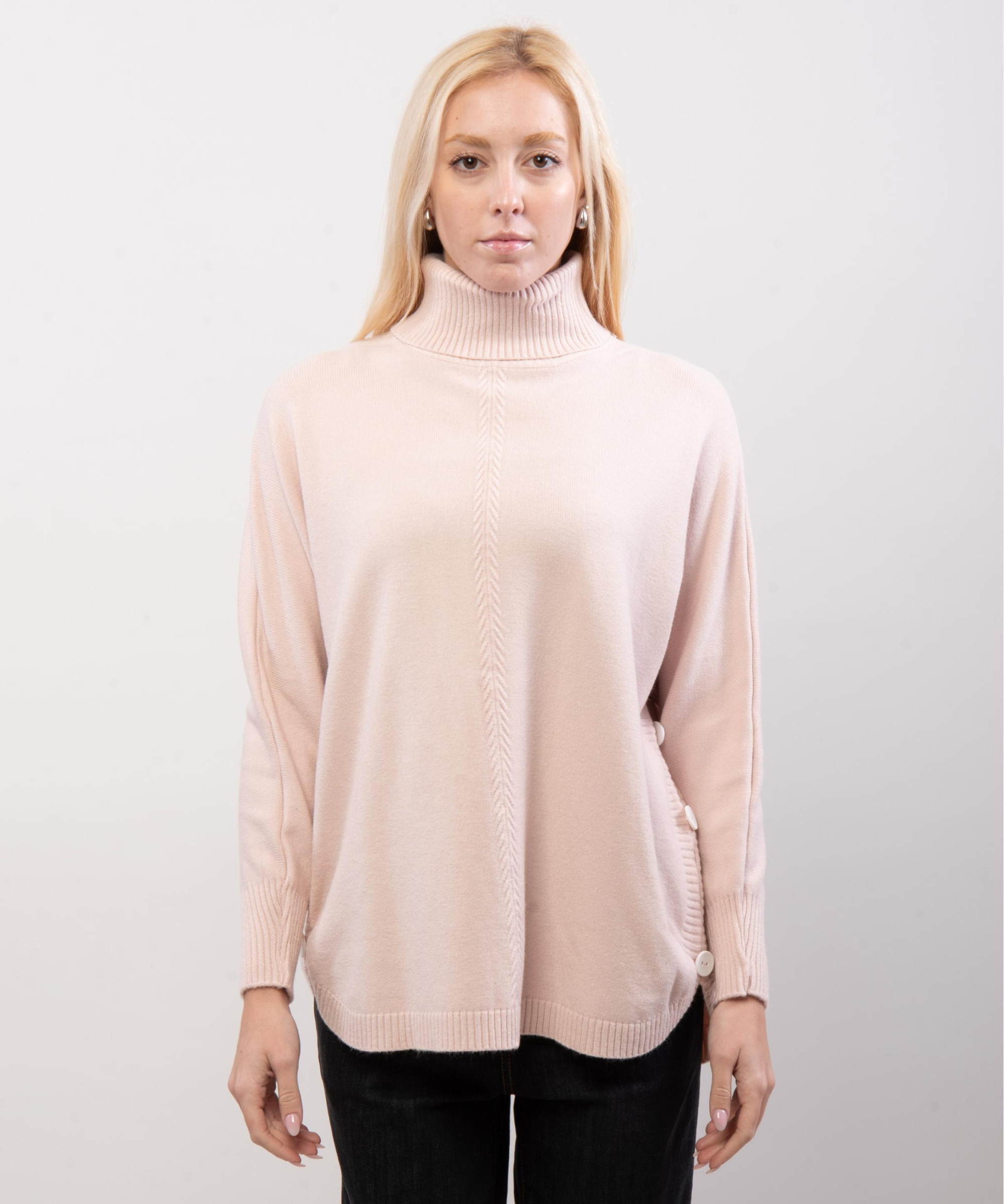 Maglione dolcevita bottoni laterali