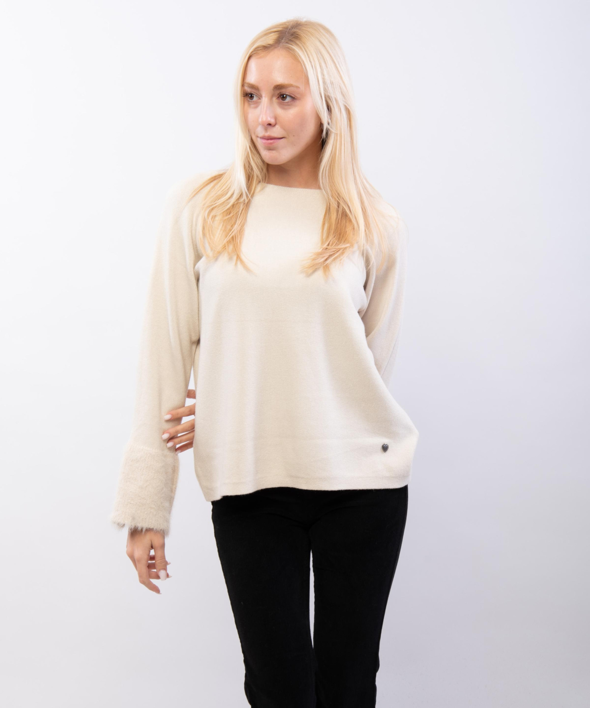 maglione con manica a pelo
