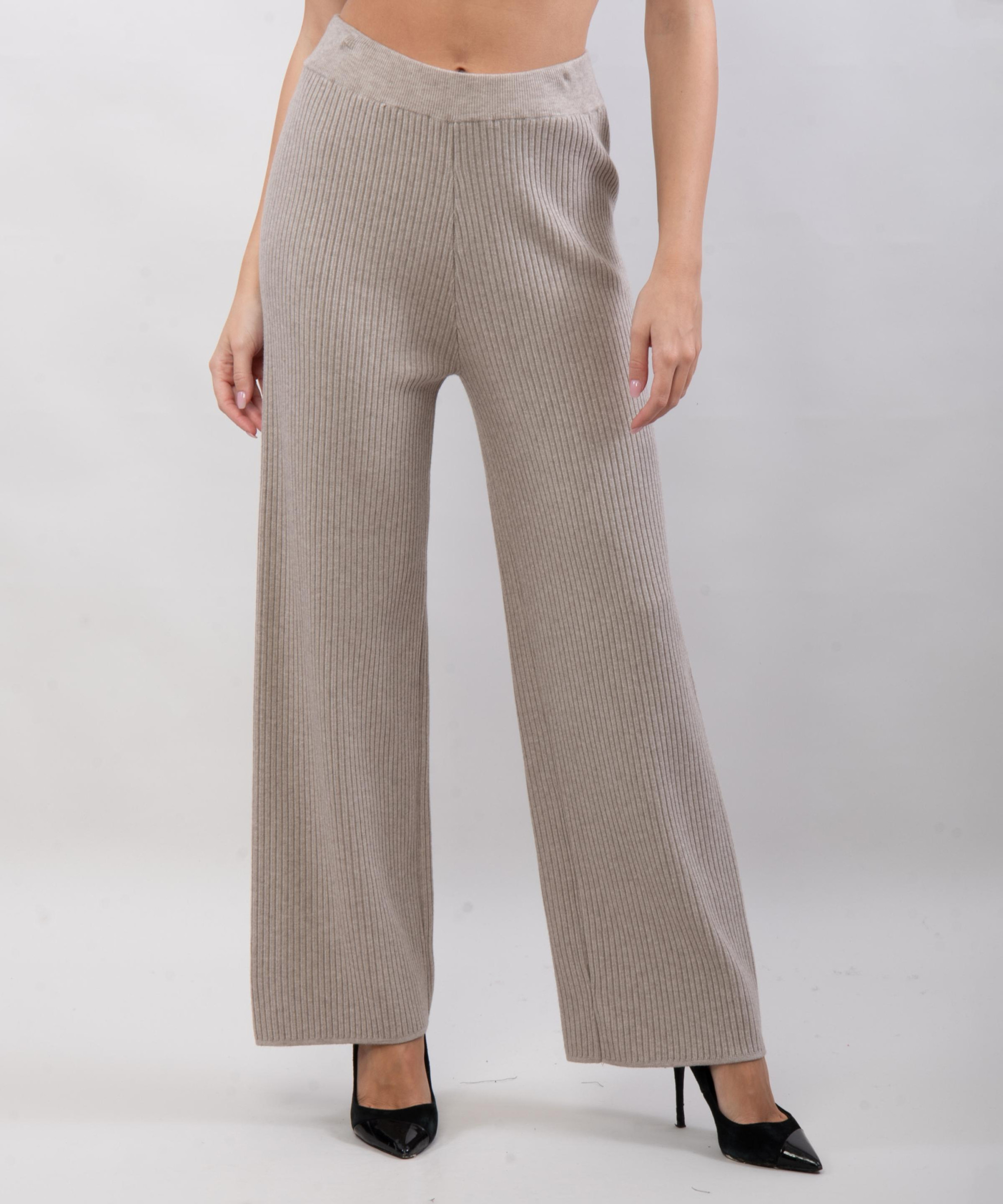 Pantaloni a coste in maglia