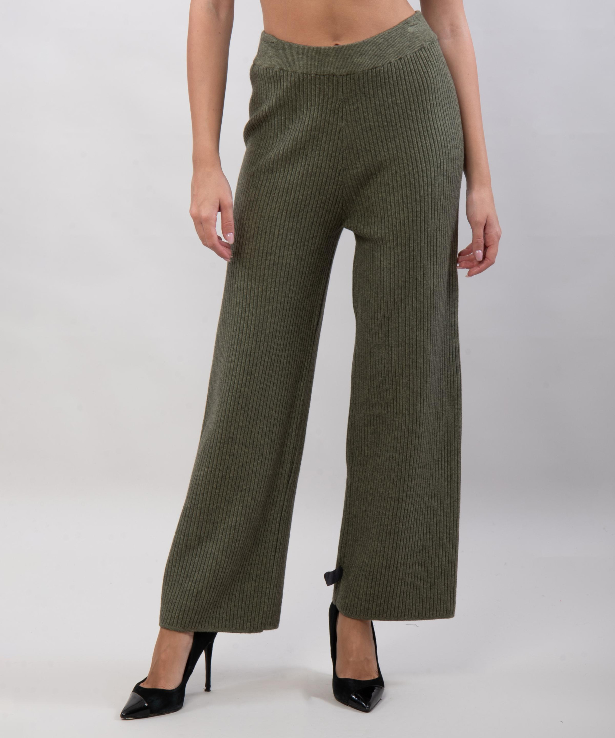 Pantaloni a coste in maglia