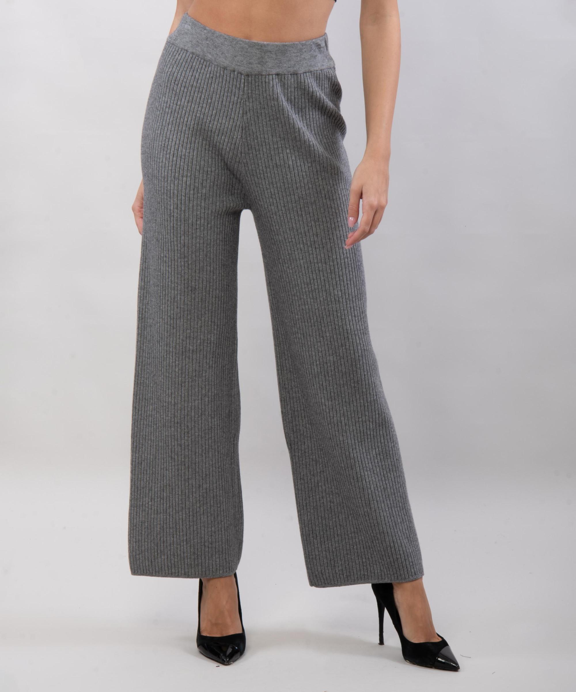 Pantaloni a coste in maglia