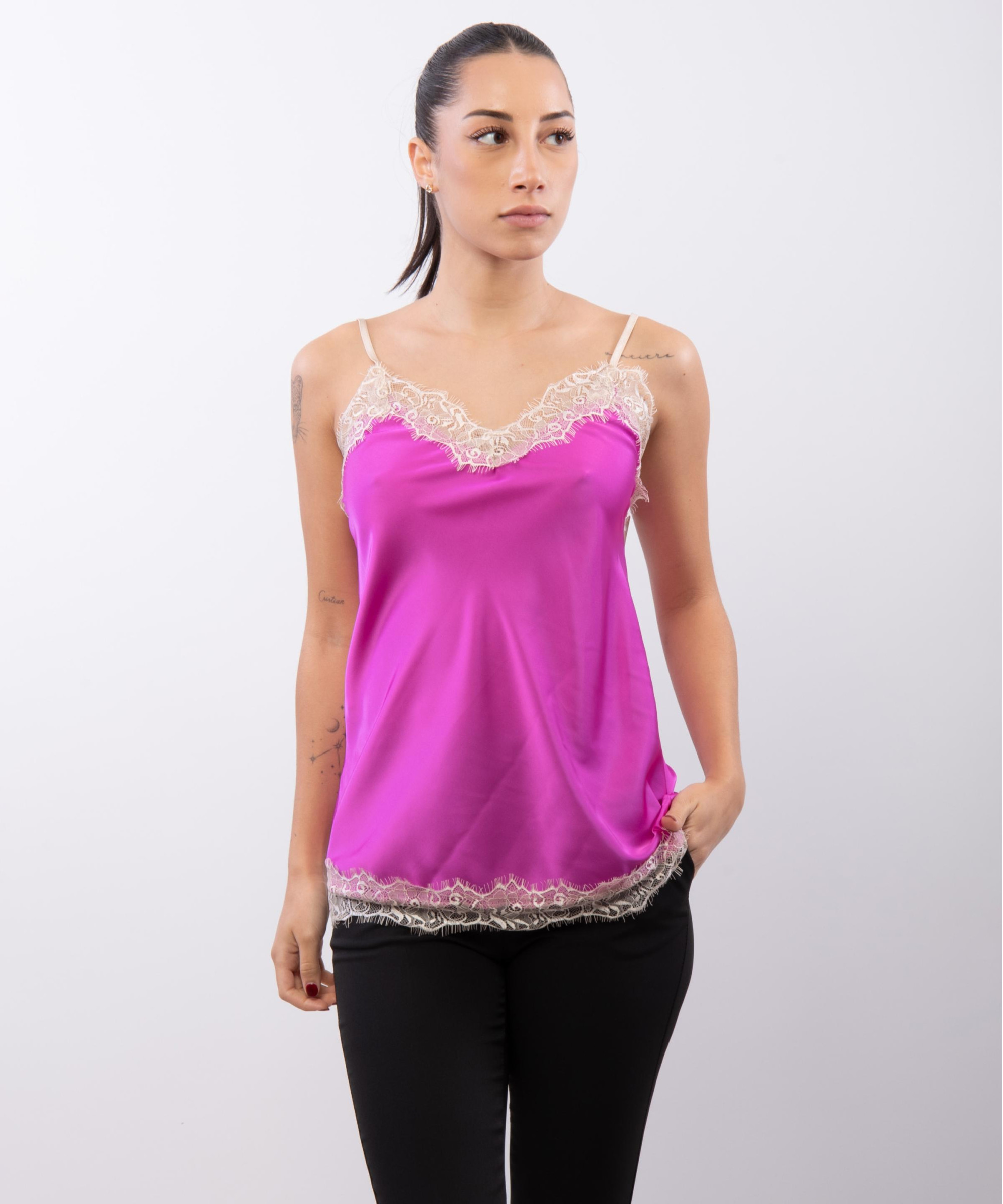 Top Scollo V Pizzo 95% poliestere 5%elastico