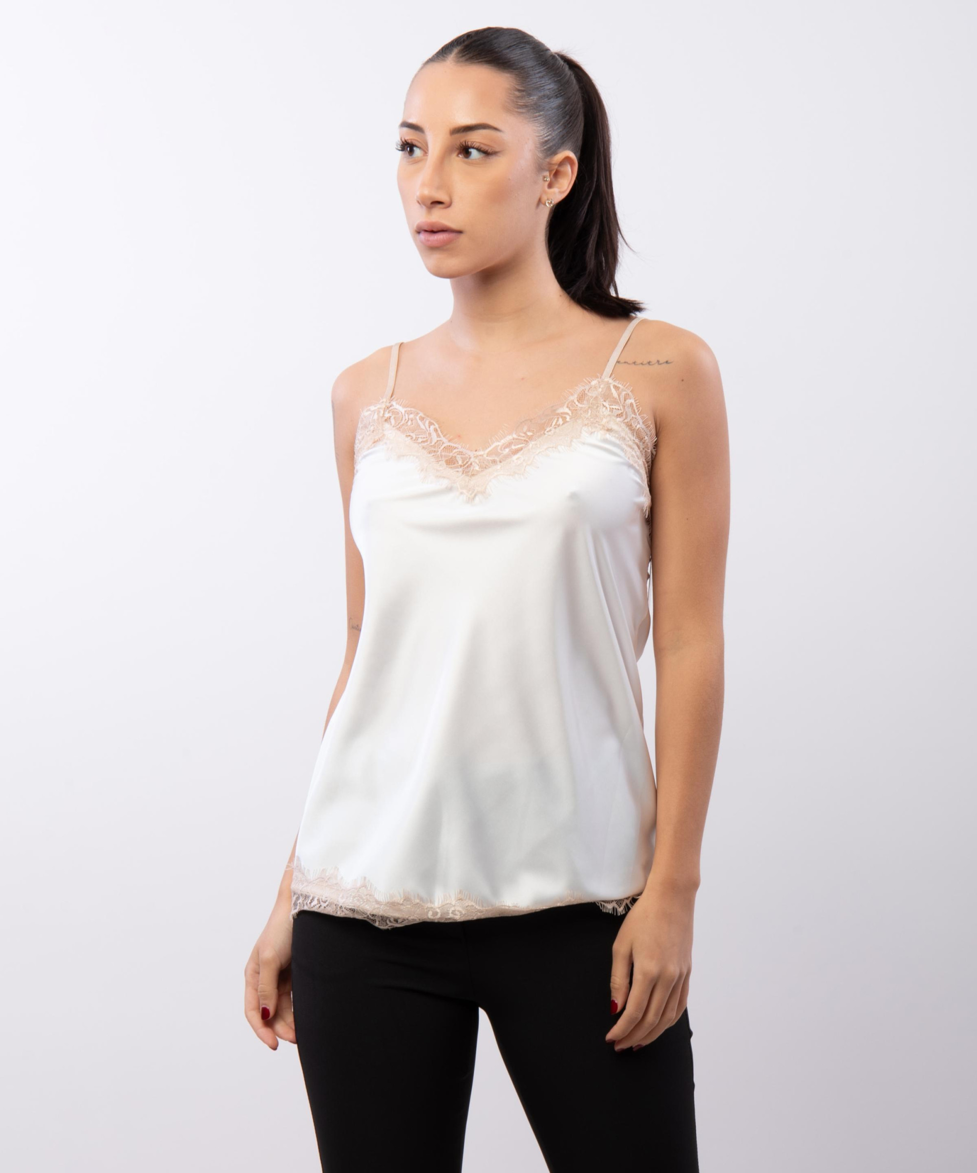 Top Scollo V Pizzo 95% poliestere 5%elastico