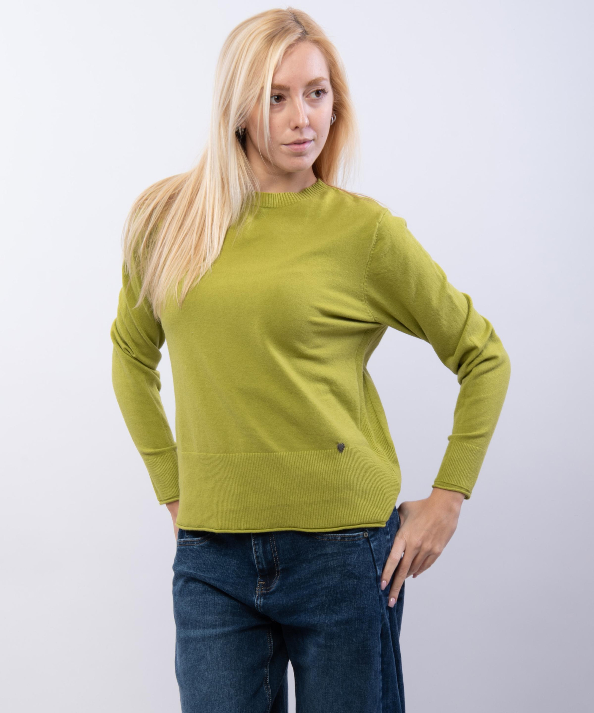 Maglia semplice con dettaglio coste ai lati
