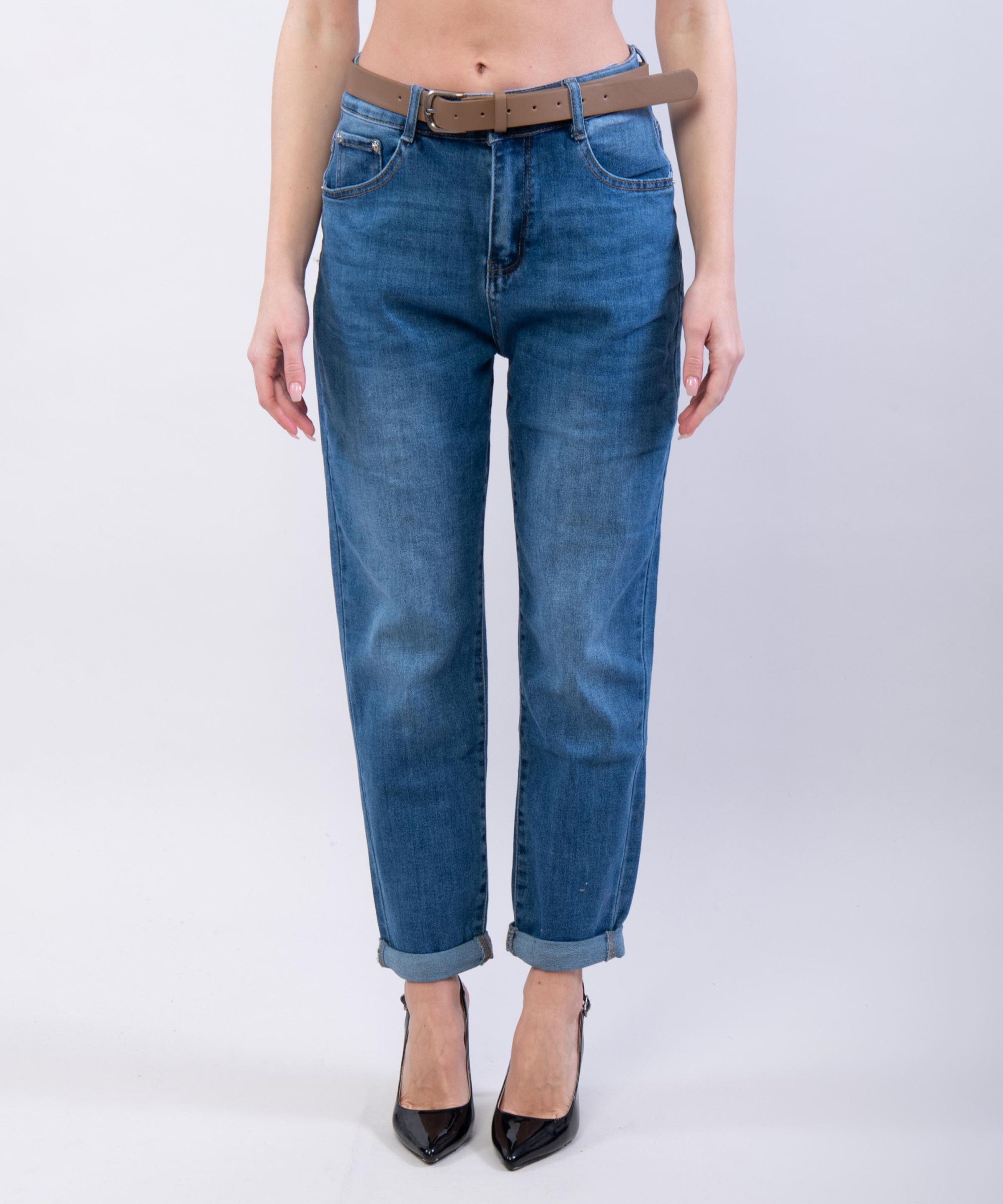 Jeans Mom Fit con cintura