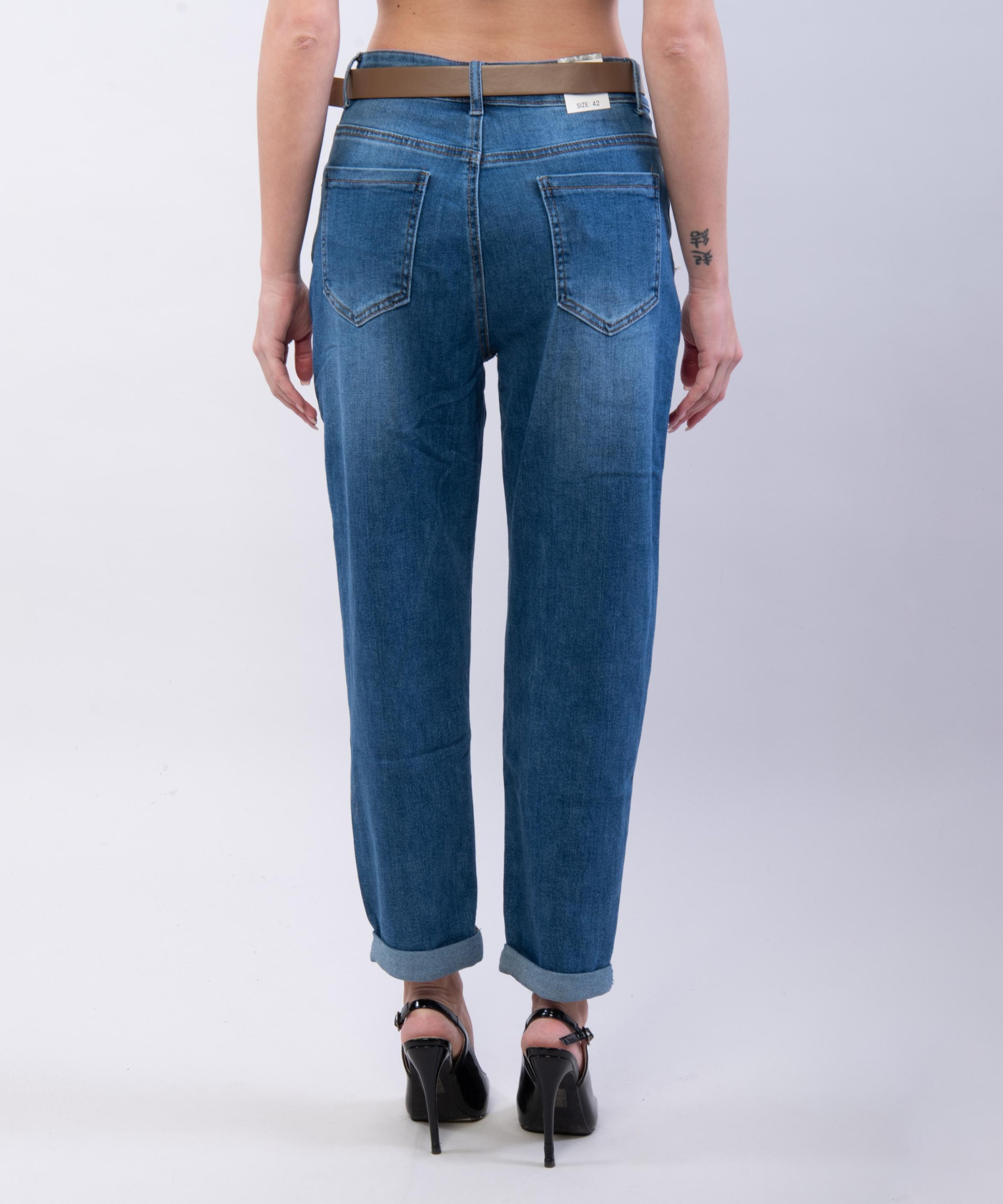 Jeans Mom Fit con cintura