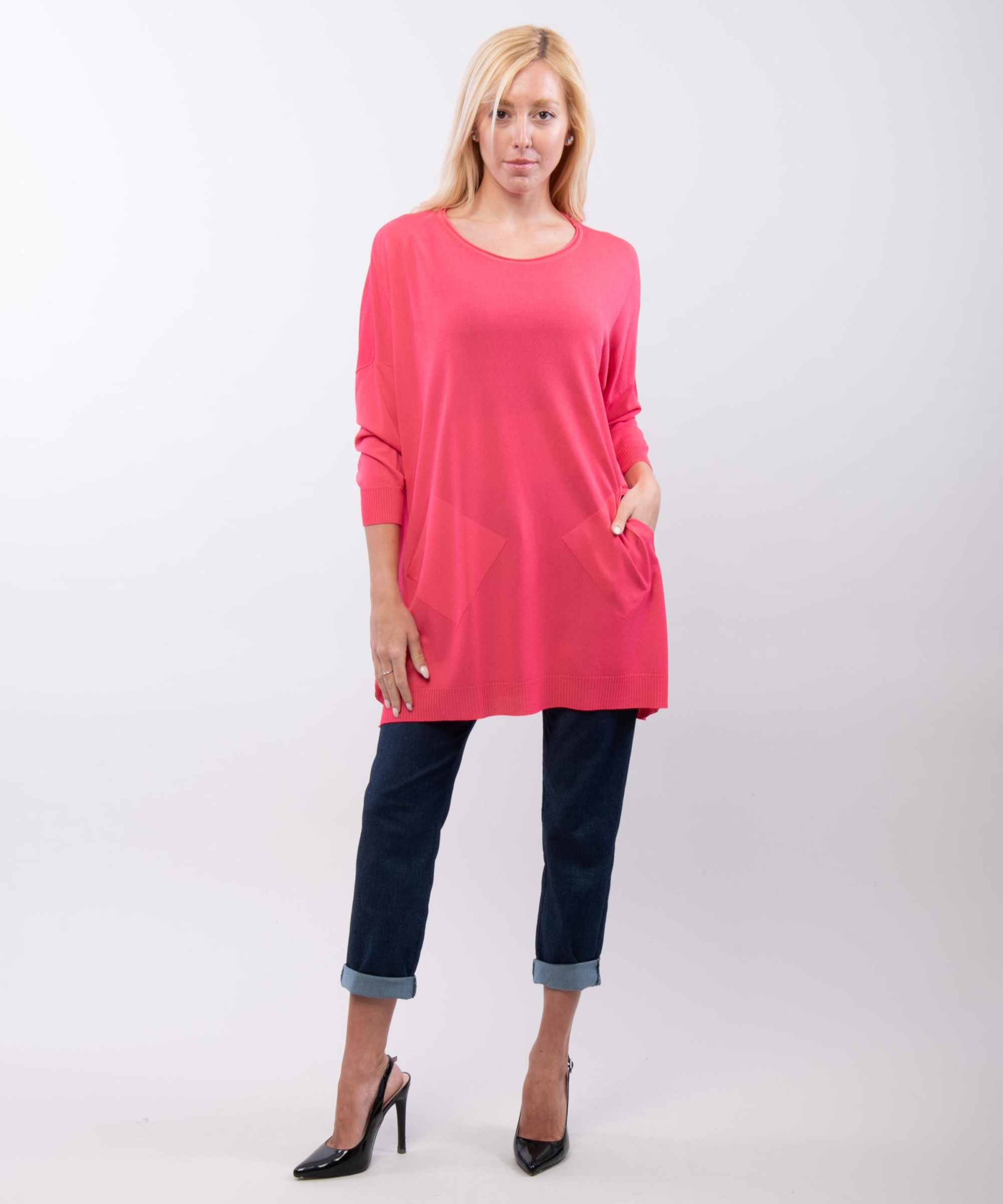 Maglia con tasche e bottoni laterali